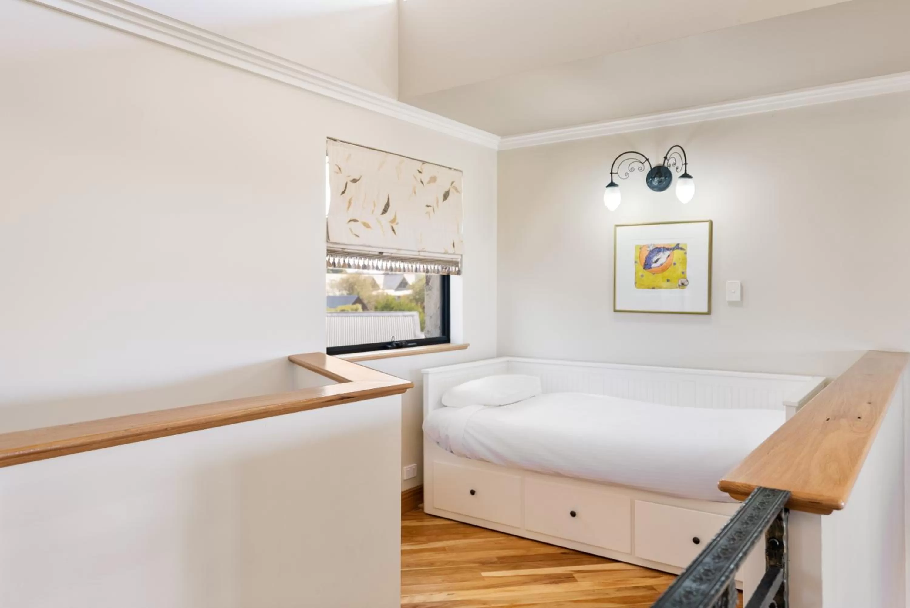 Bed in Bay Village Dunsborough