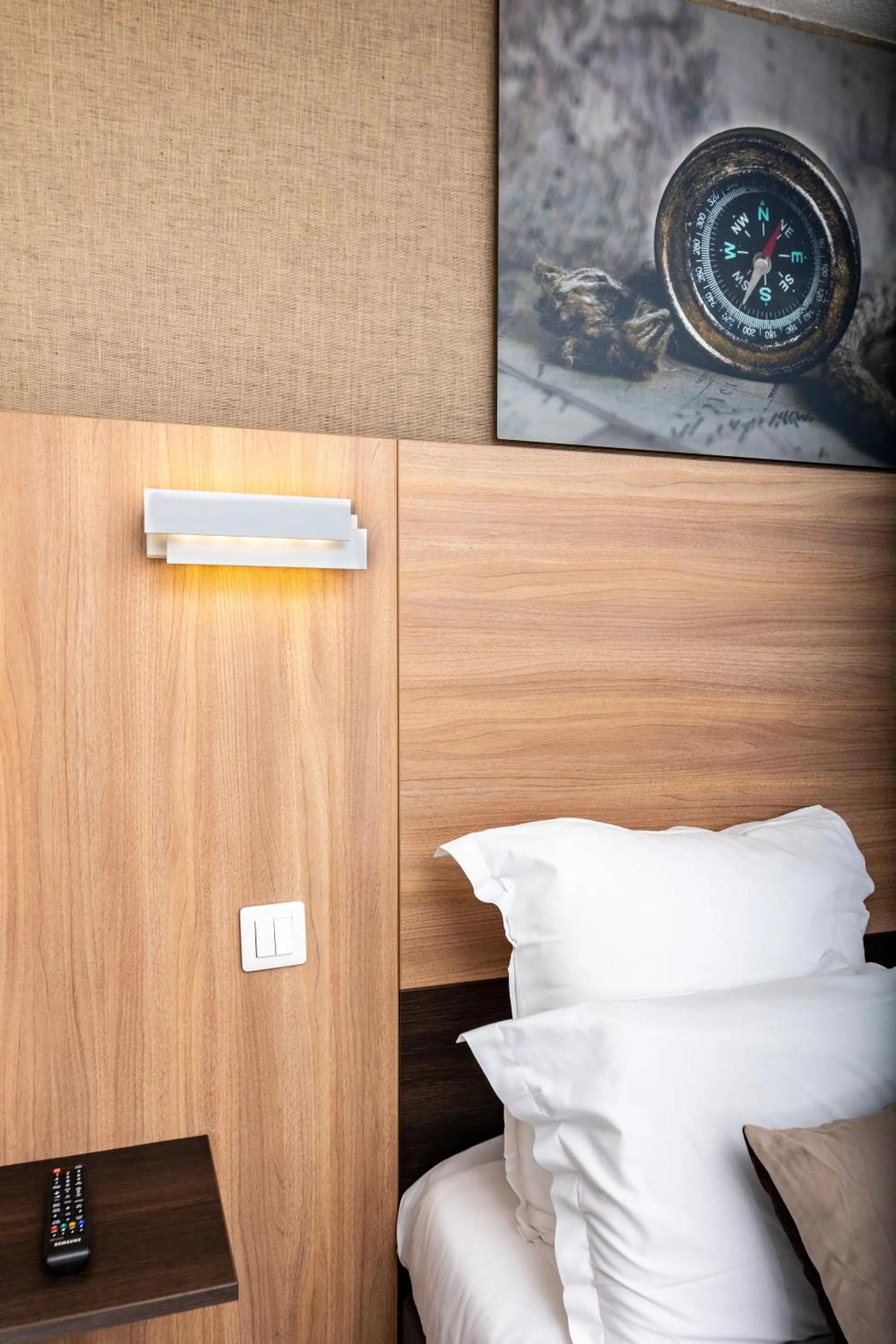 Bedroom in Kyriad Paris Ouest - Colombes