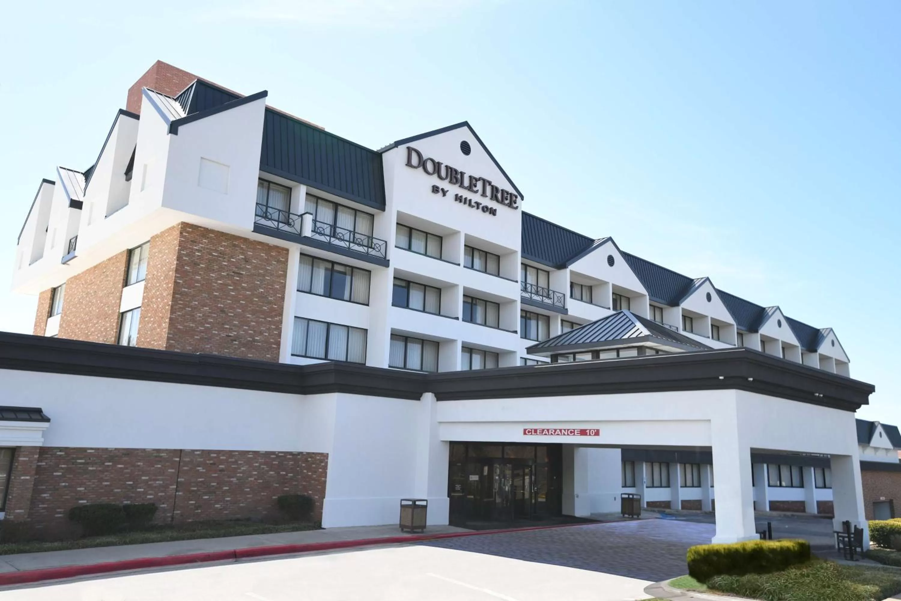 Property building in DoubleTree By Hilton Baltimore North Pikesville