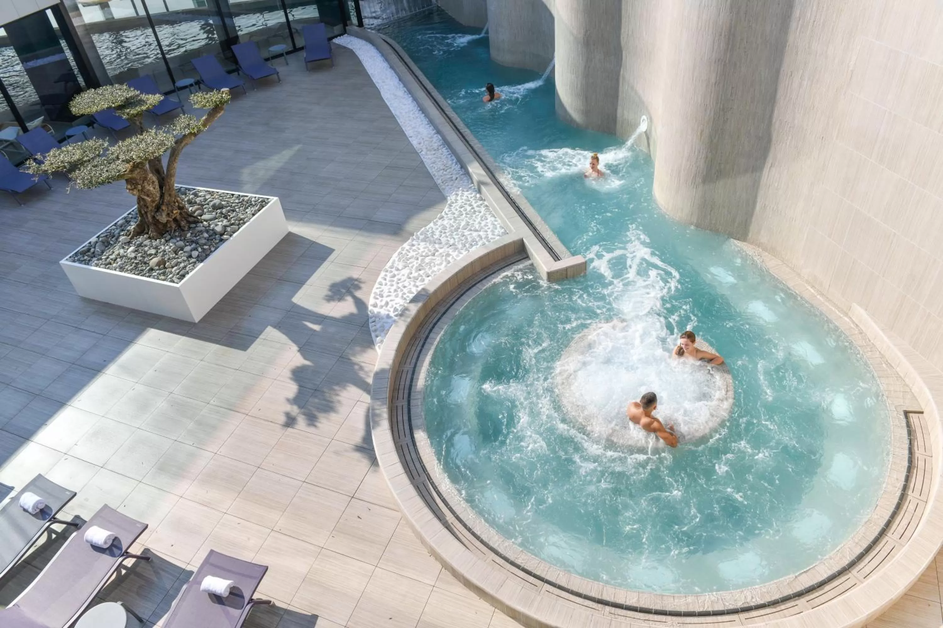 Hot Tub in ibis styles La Rochelle Thalasso Chatelaillon