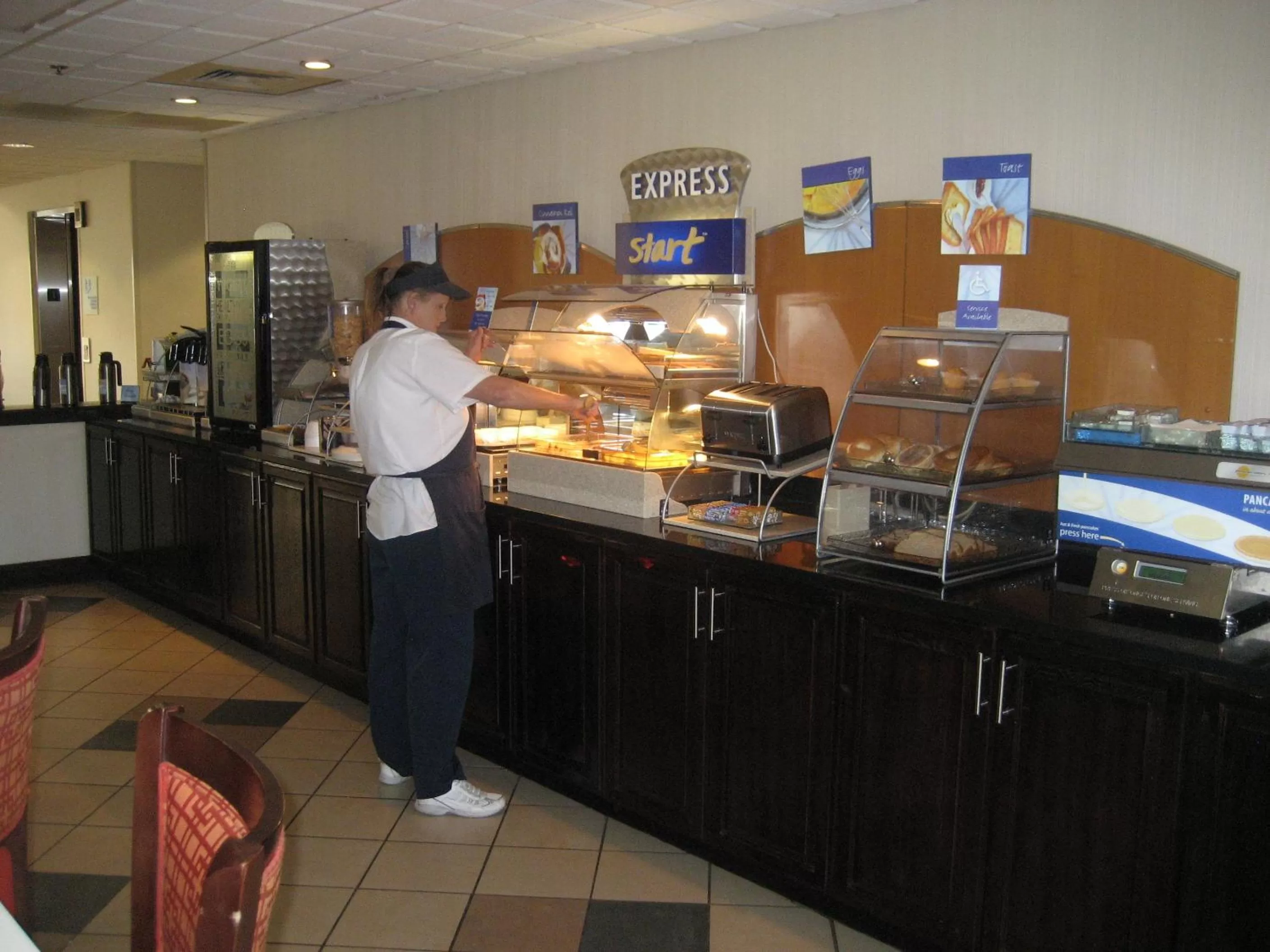 Staff in Holiday Inn Express & Suites - Morehead City by IHG