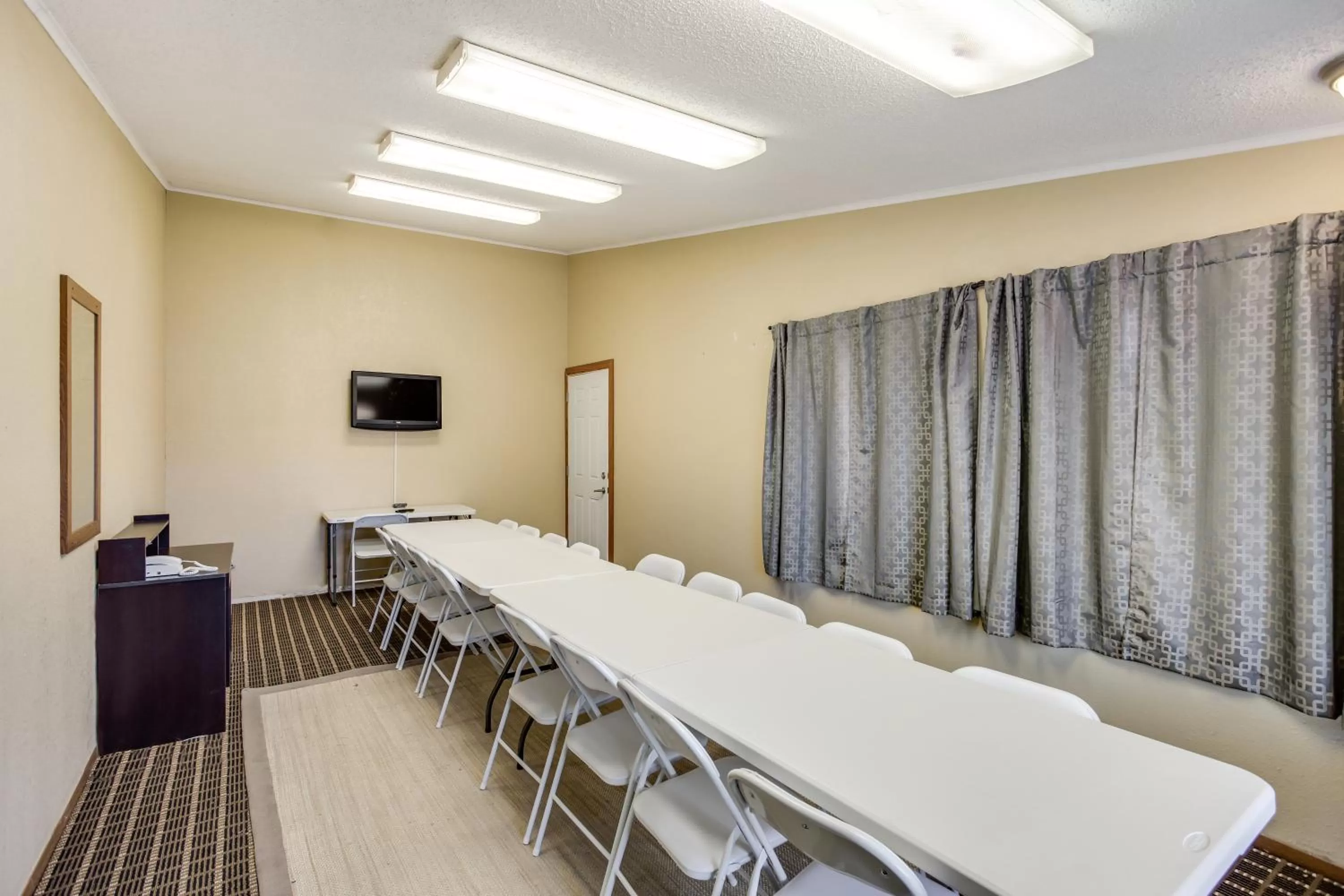 Meeting/conference room in Knights Inn Ashland