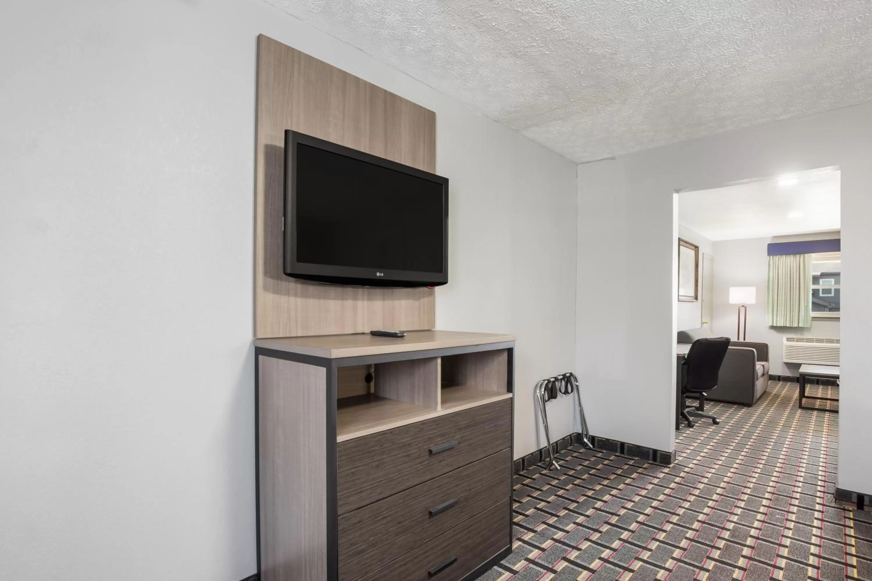 Knights Inn and Suites Salem