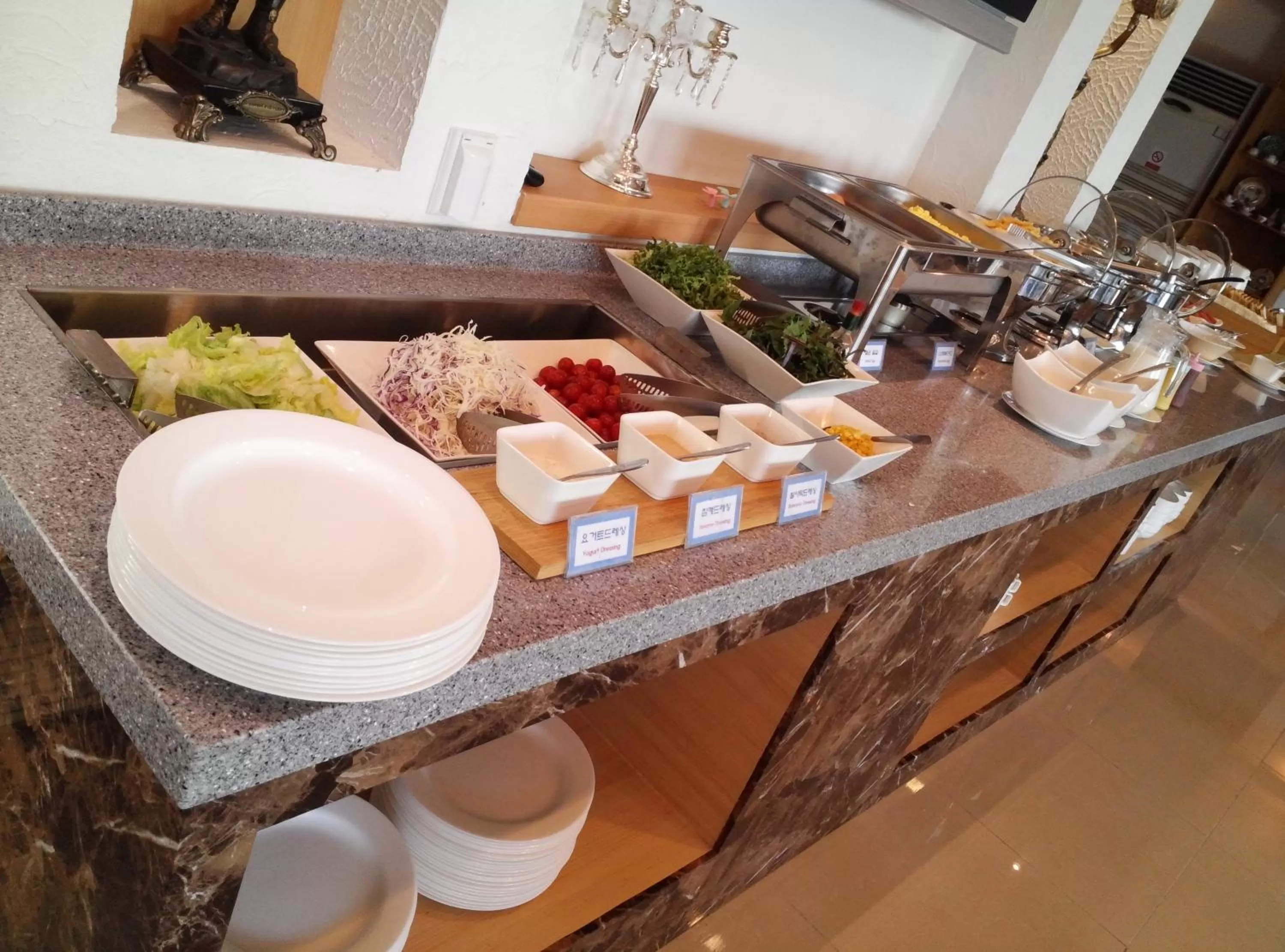 Restaurant/places to eat in Benikea Swiss Rosen Hotel