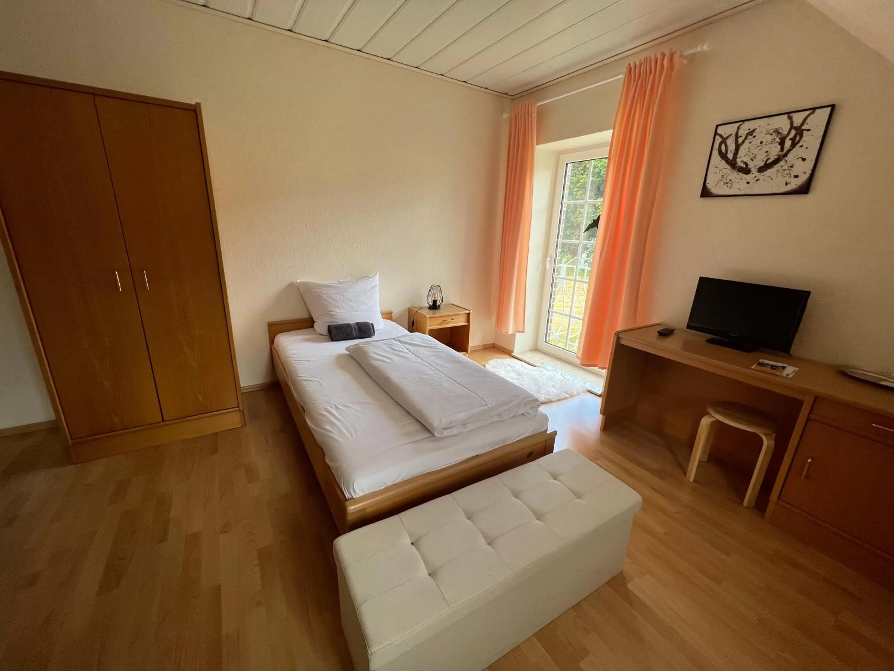 Bed in Hotel Rehkitz