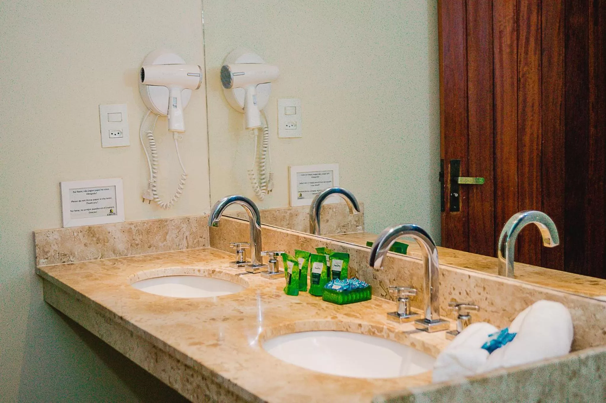 Toilet in Pousada La Dolce Vita