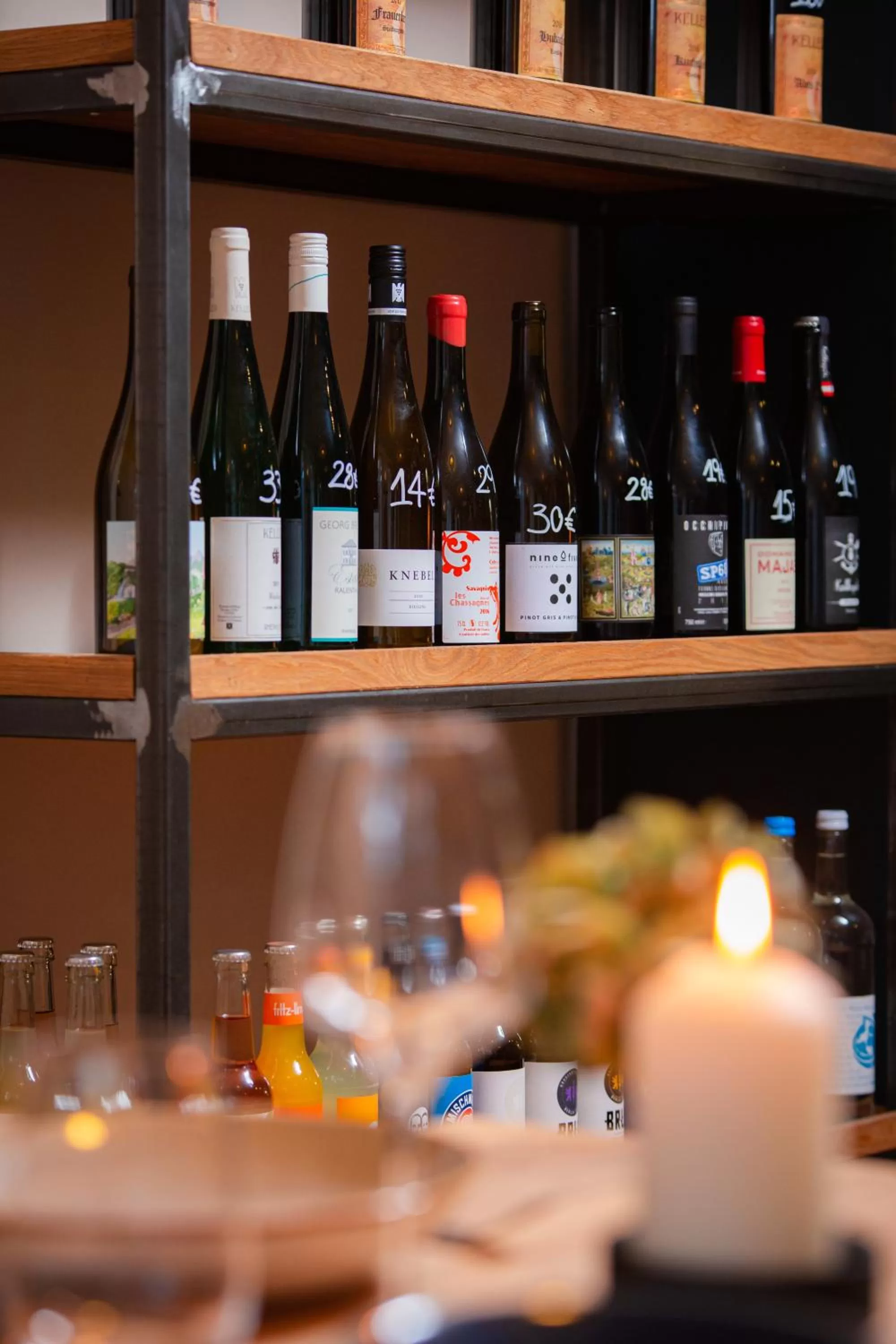 Restaurant/places to eat in Nineofive Hotel