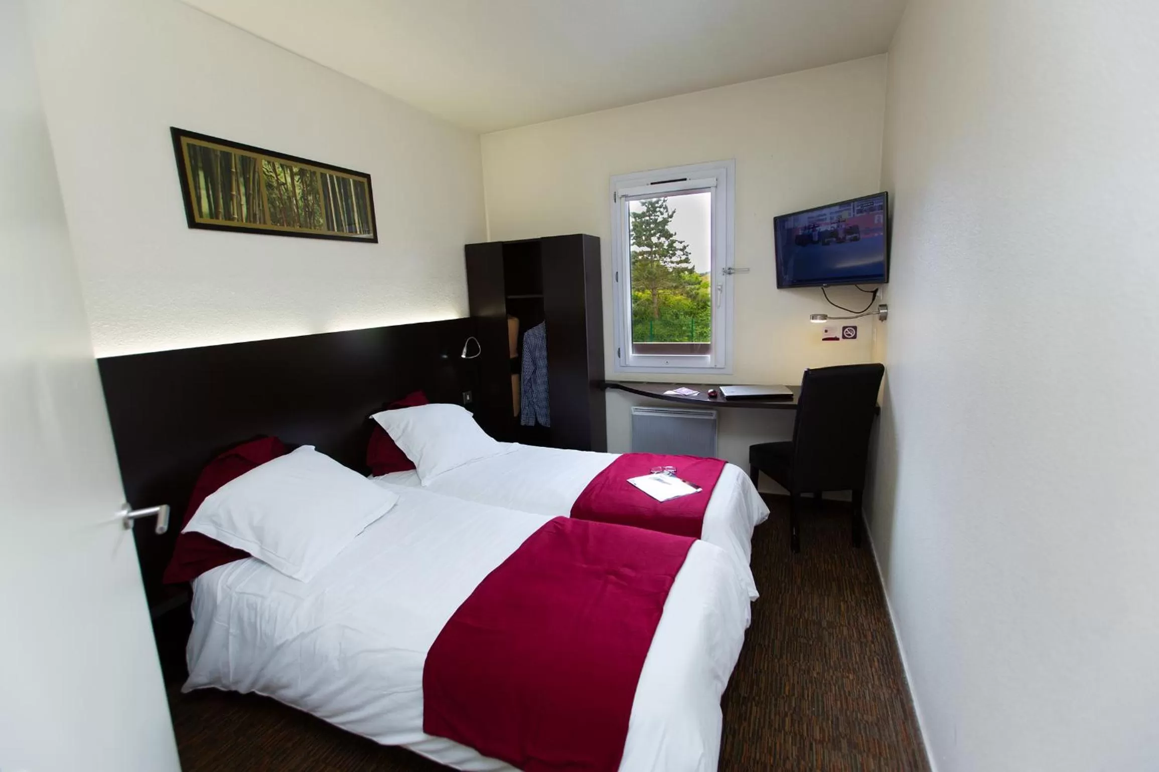 Day, Bed in Hôtel Akena Creil - Clermont Agnetz