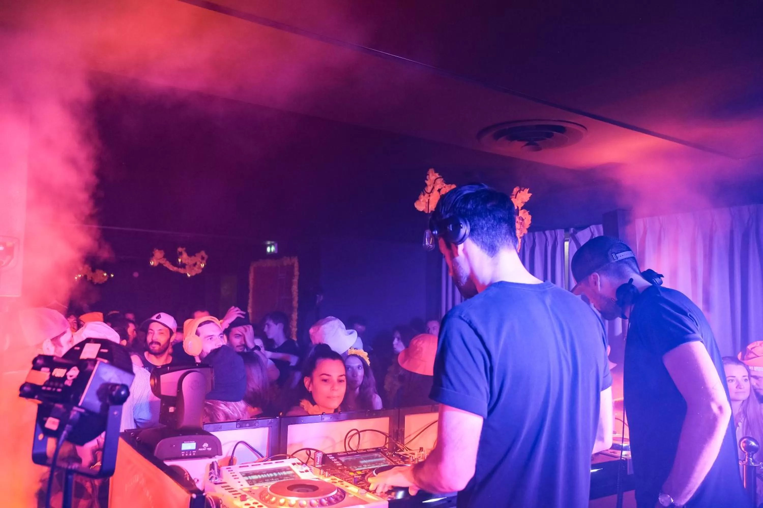 Lounge or bar in Fahrenheit Seven Val Thorens