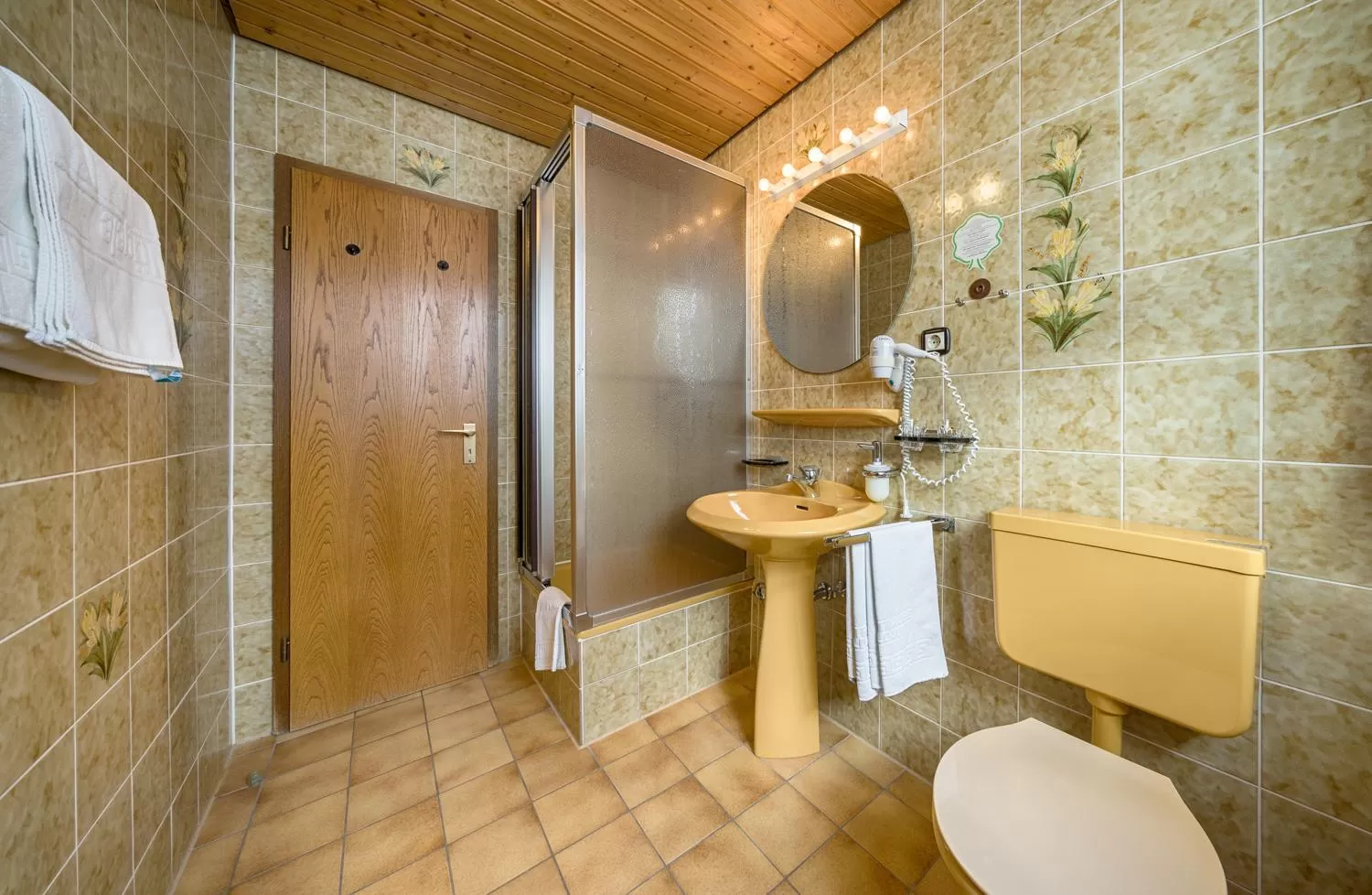 Shower in ZUR TRAUBE Schwarzwaldhotel & Restaurant am Titisee