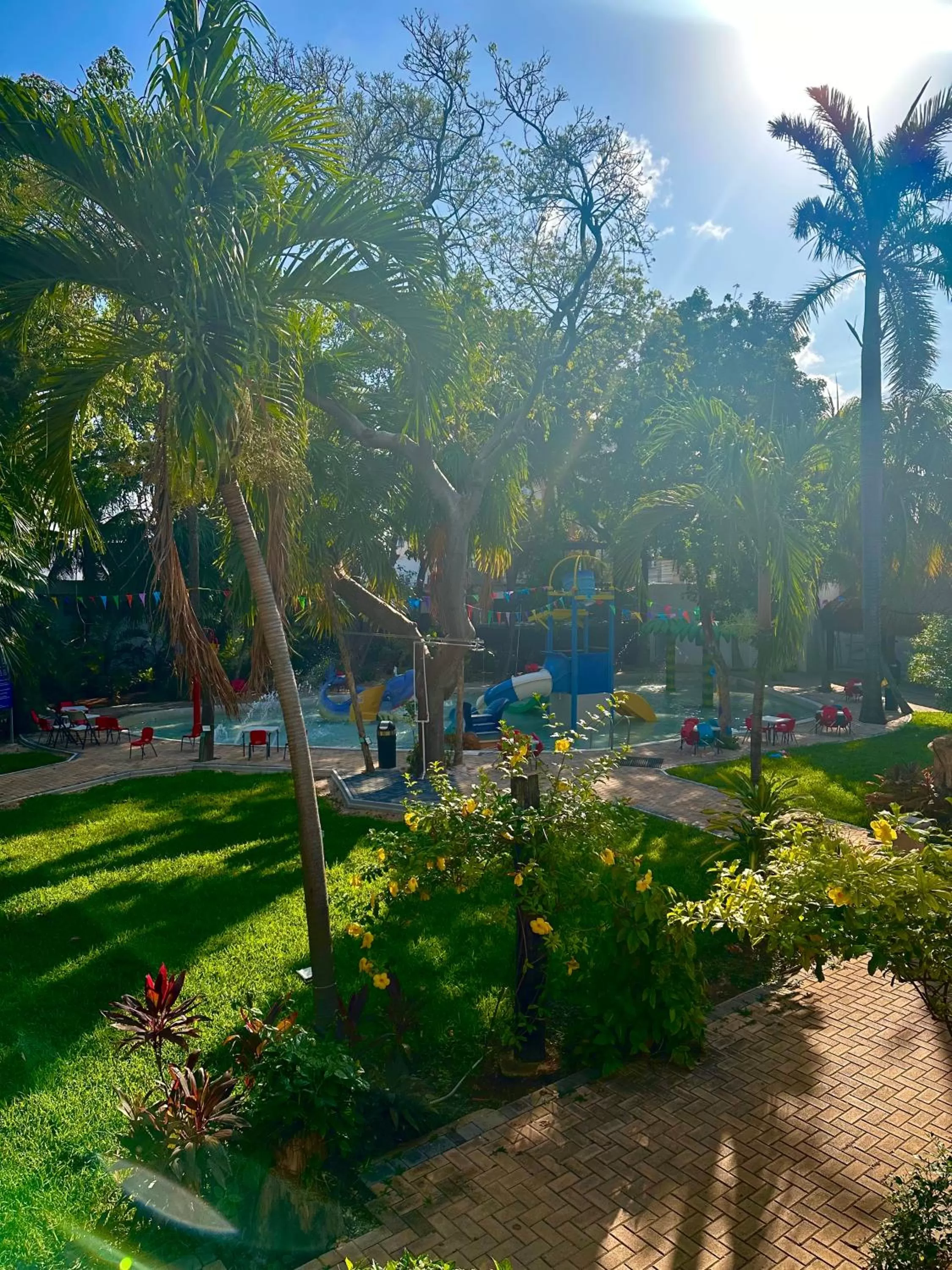 Pool view in Hotel Plaza Caribe