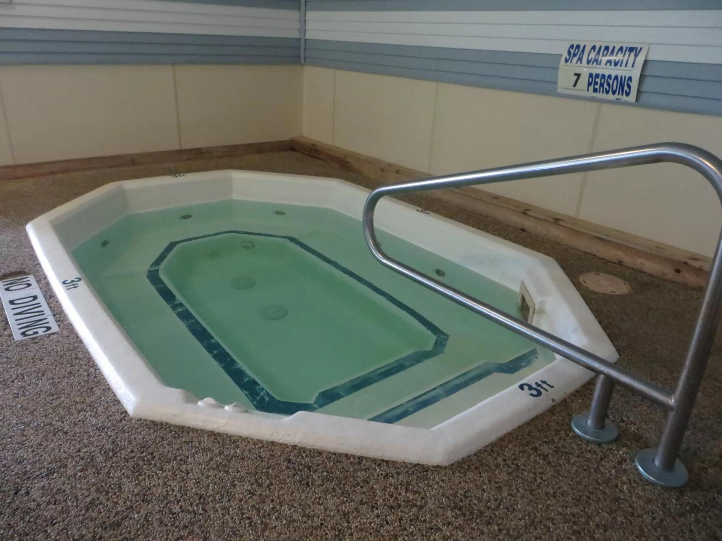 Hot Tub in Days Inn by Wyndham Alpena