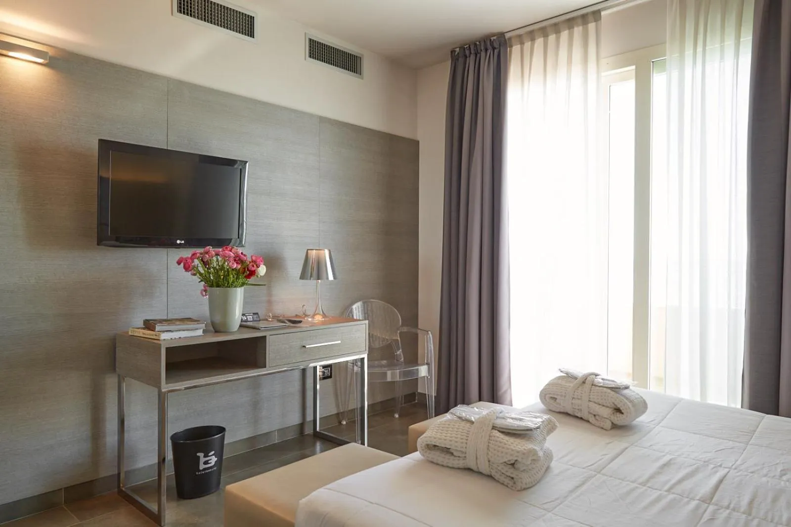 Photo of the whole room, Bed in Bellettini Hotel