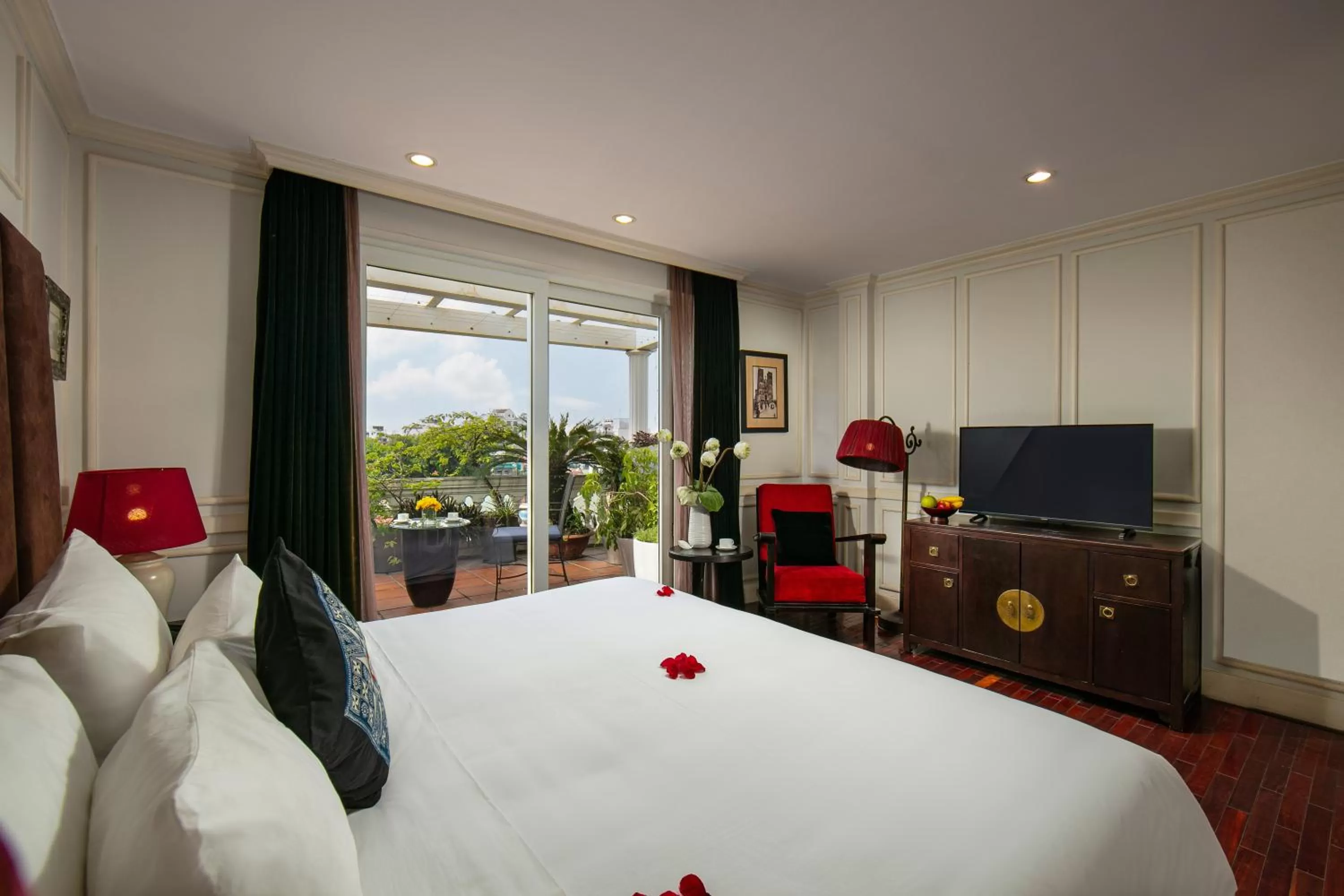 Bed in Hanoi Boutique Hotel & Spa