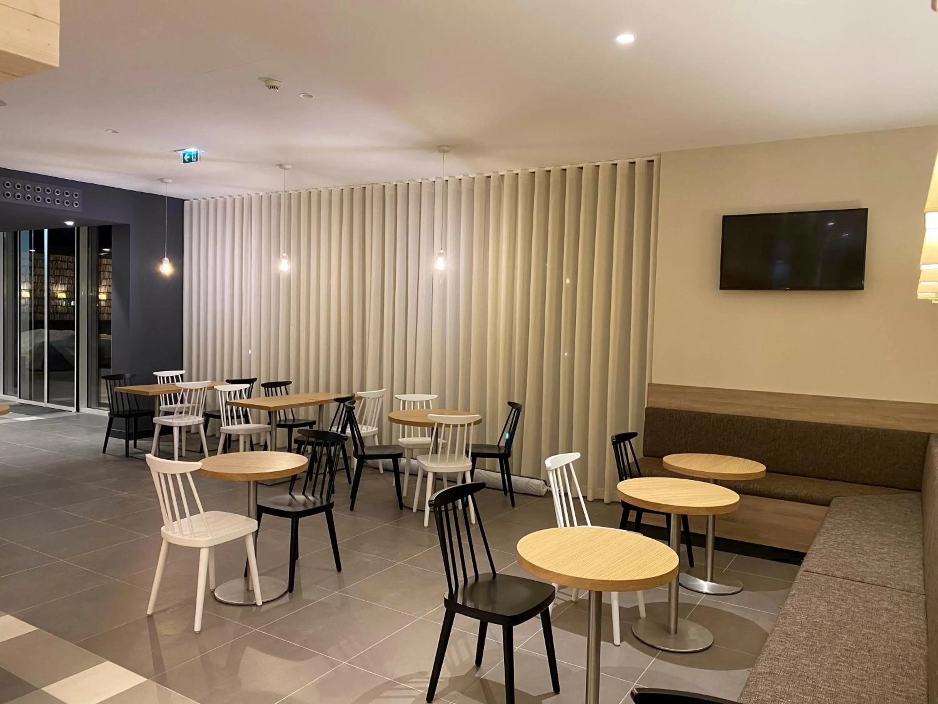 Lounge or bar in Flag Hotel Caldas da Rainha