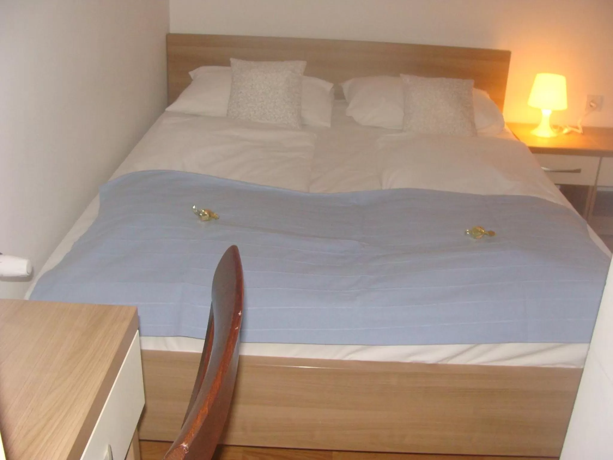 Photo of the whole room, Bed in Lugarnica