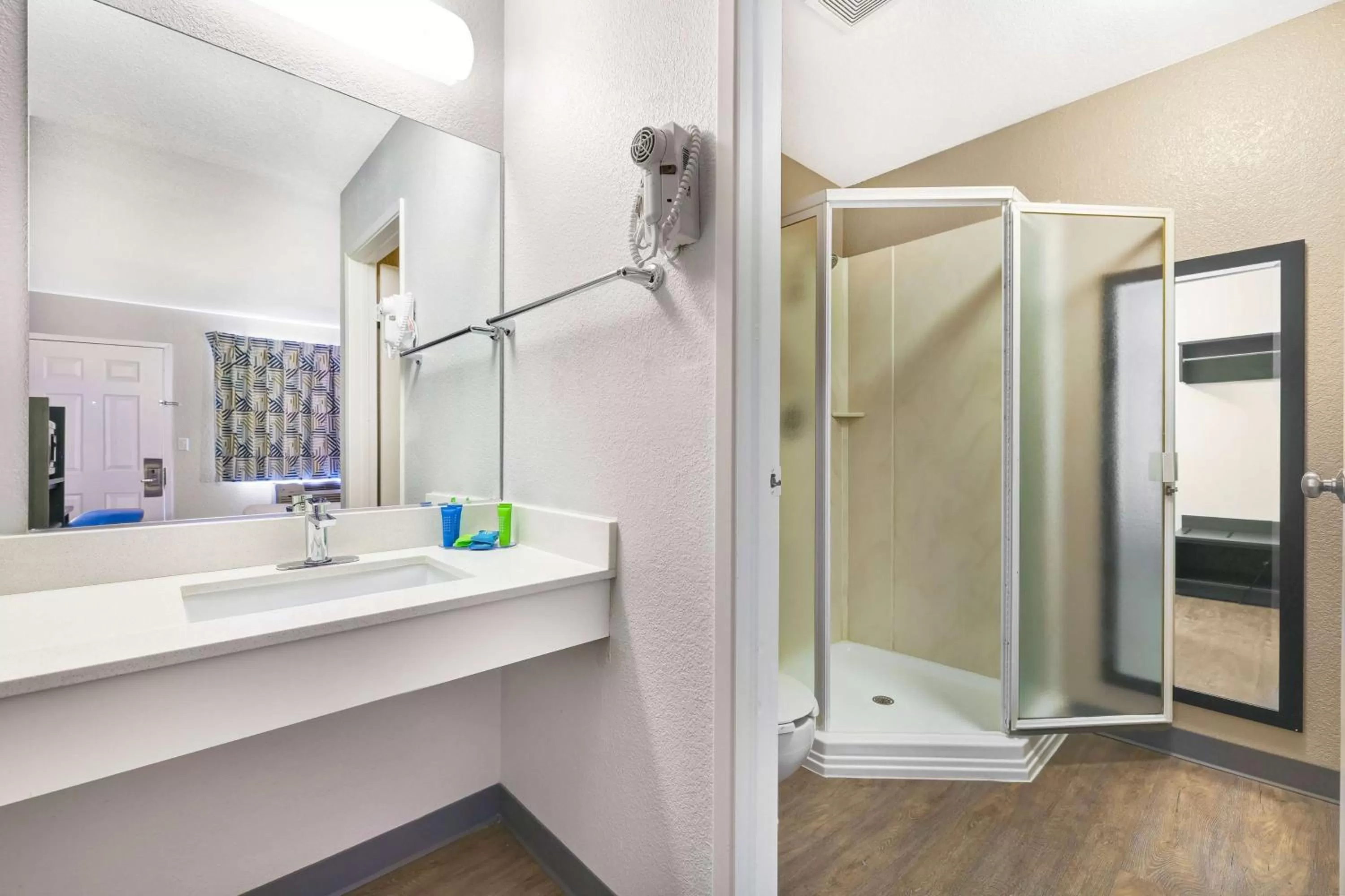 Photo of the whole room in Motel 6-Kirkland, WA - North Kirkland