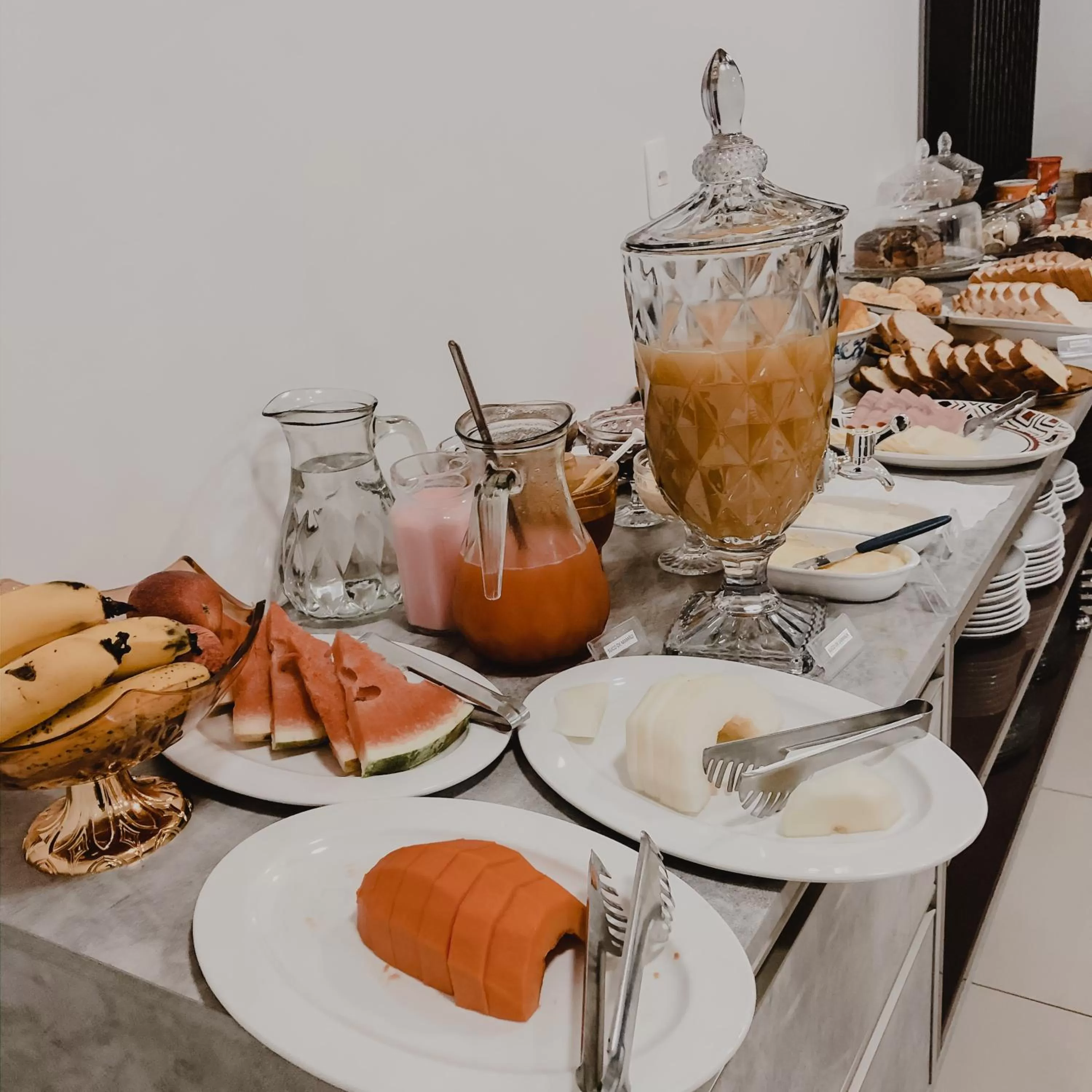 Food and drinks in Petri Plaza Hotel