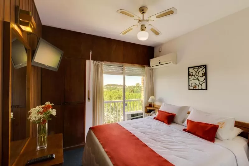 Bedroom, Bed in Hotel Royal