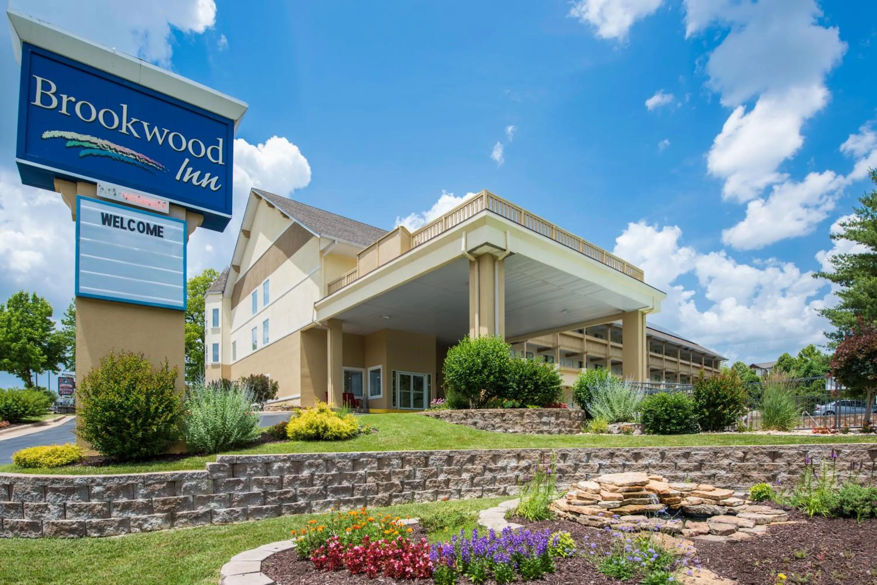 Facade/entrance in Brookwood Inn Branson