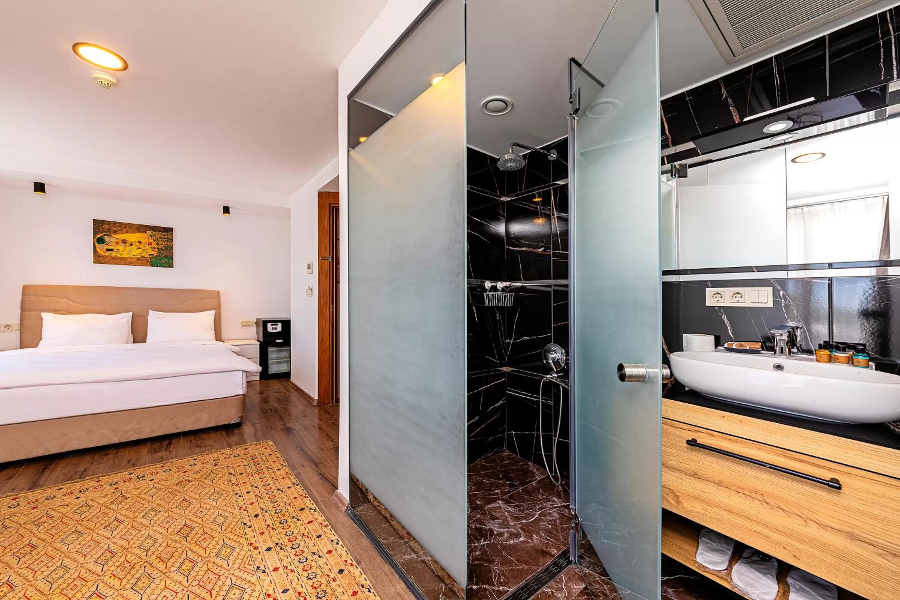 Bathroom, Bed in Neda