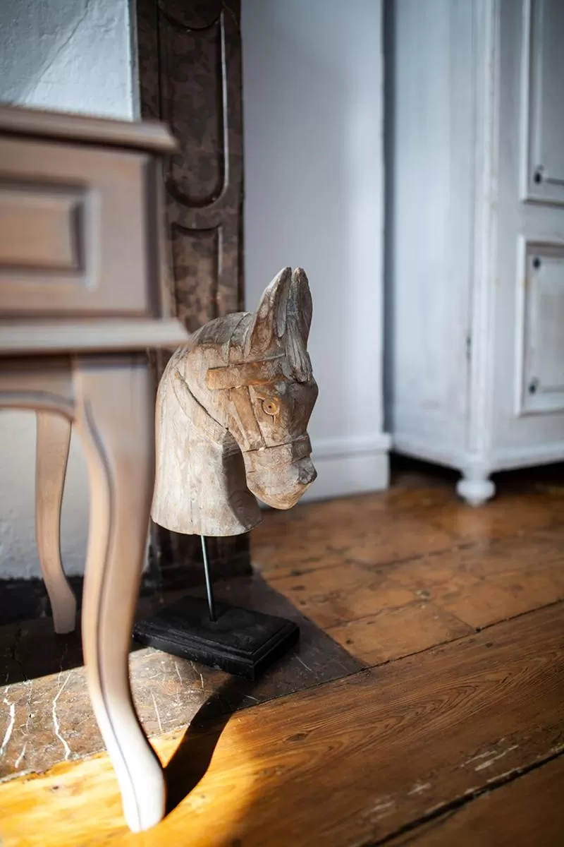 Decorative detail in Bienvenue Chez Nous