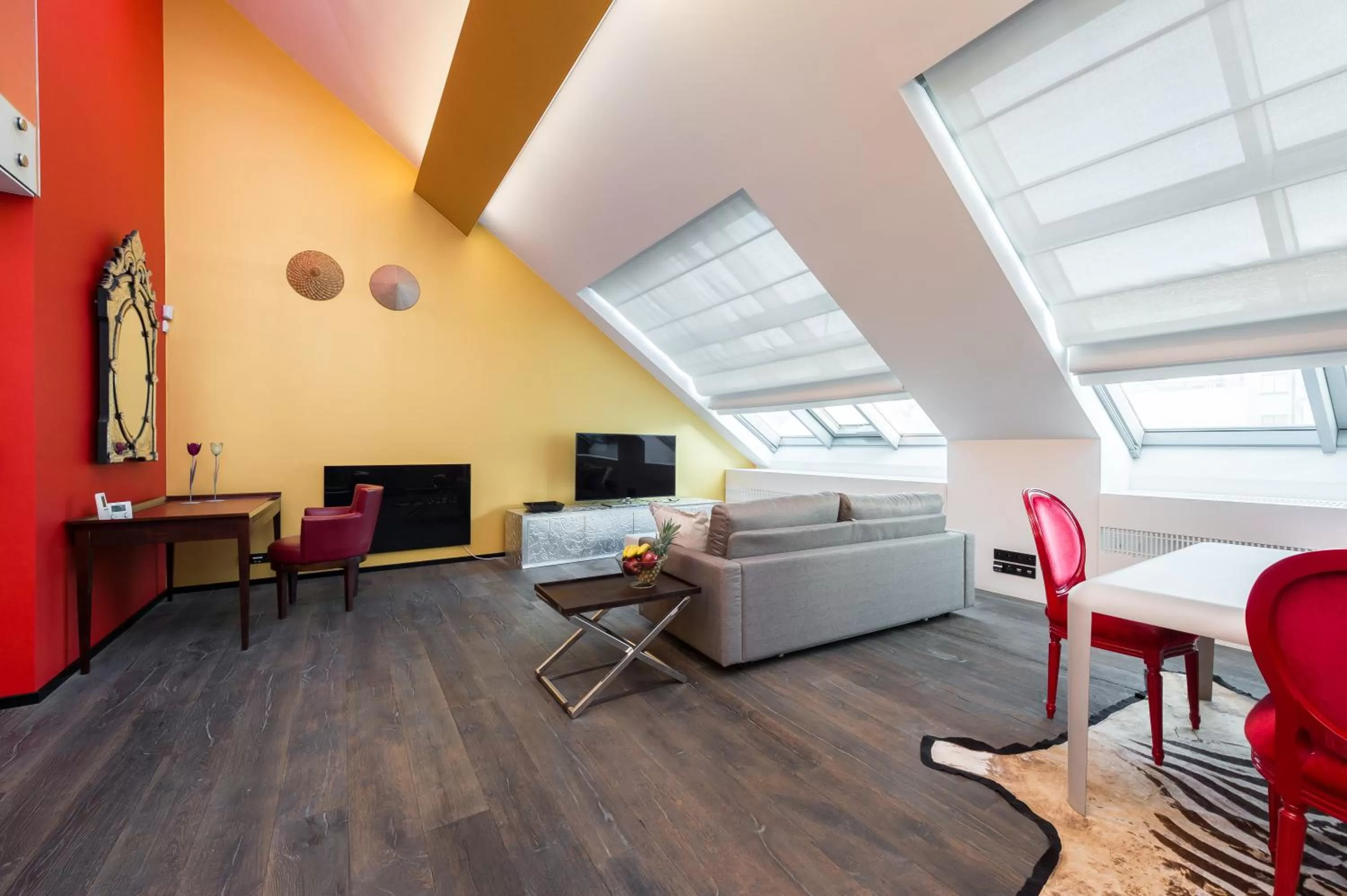 Living room in Grand Central Residence by TKC