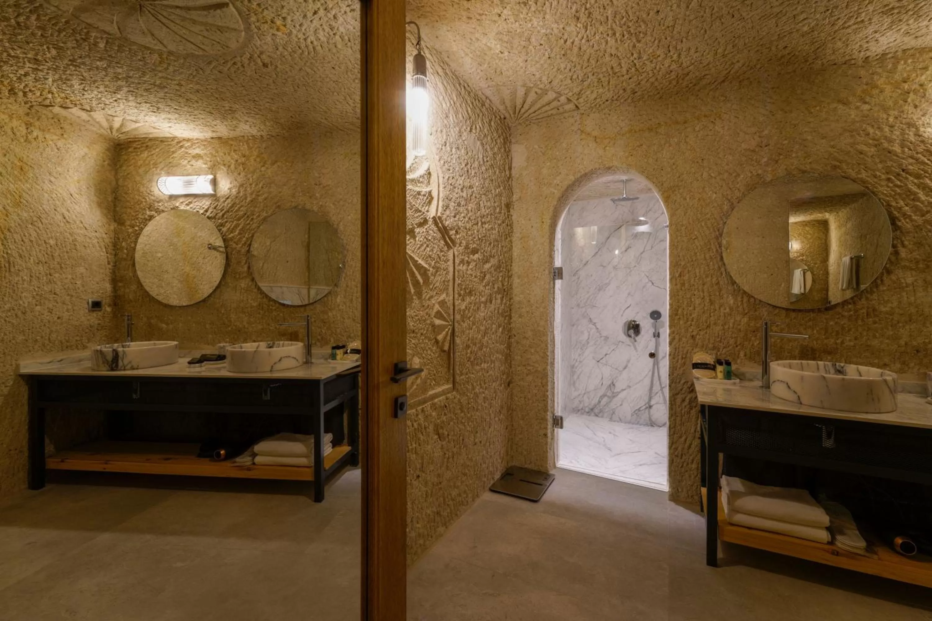 Shower in The Niche Cave Hotel