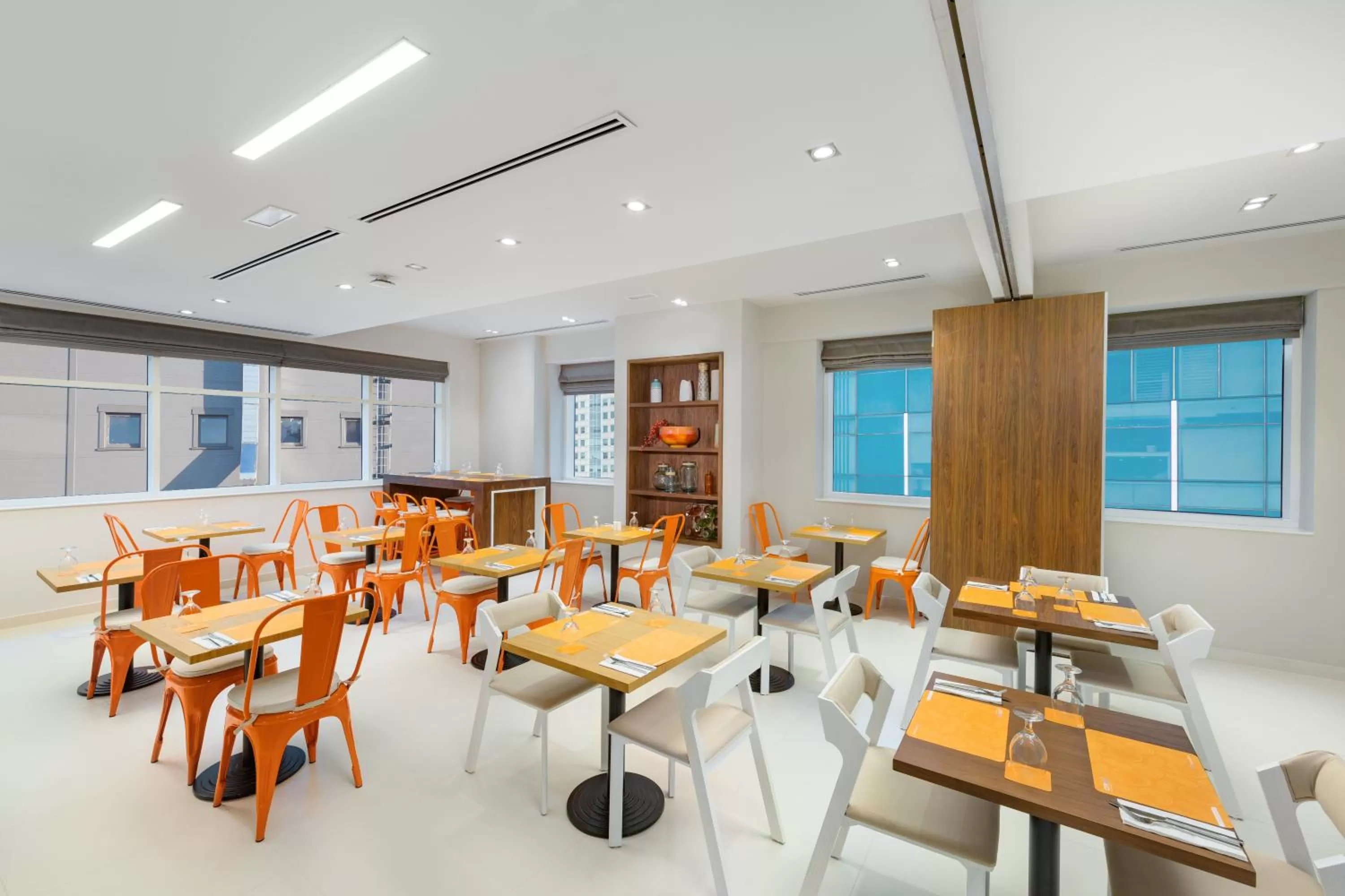 Restaurant/places to eat in Citymax Hotel Al Barsha