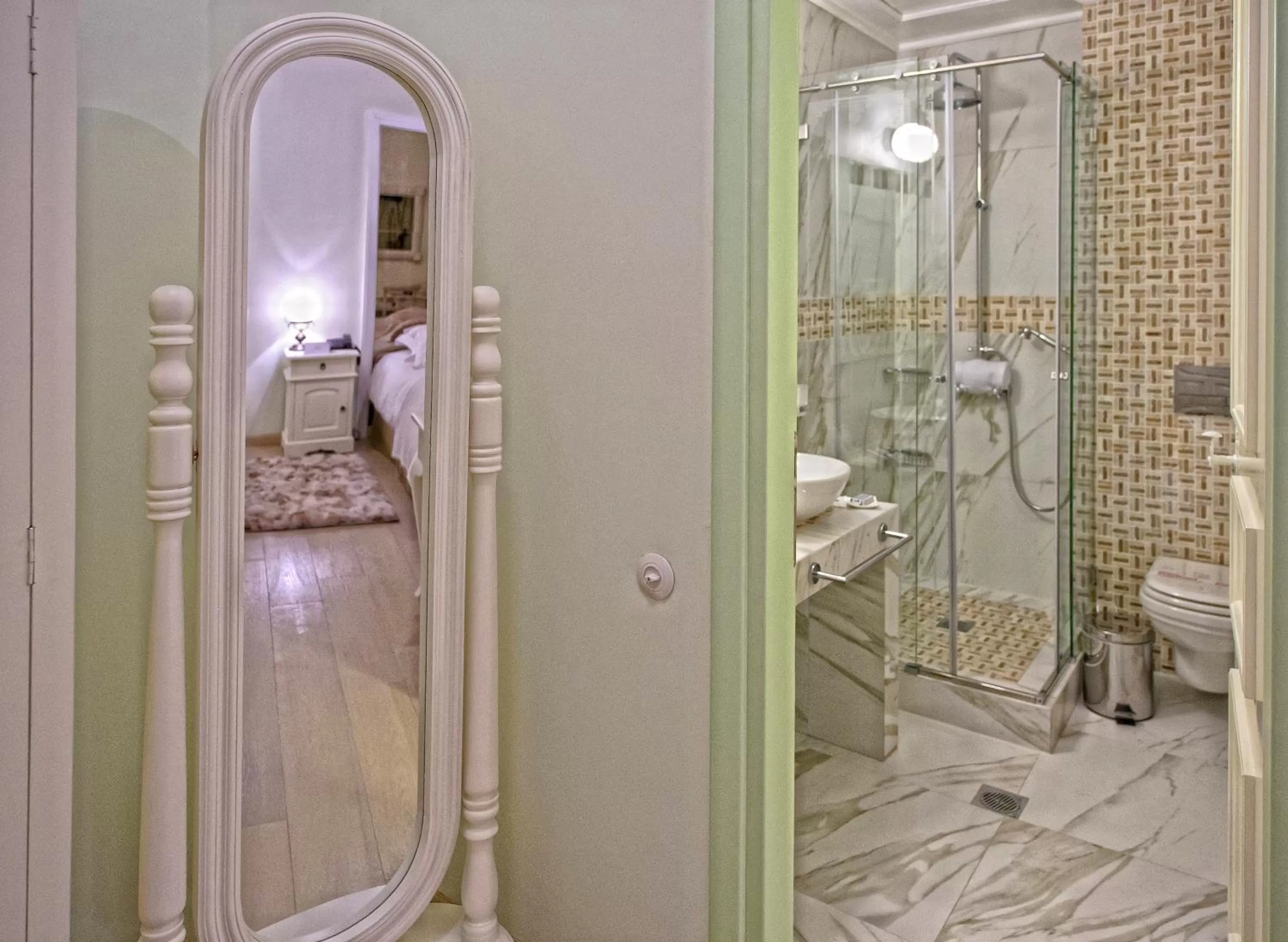 Bathroom in Orologopoulos Mansion Luxury Hotel