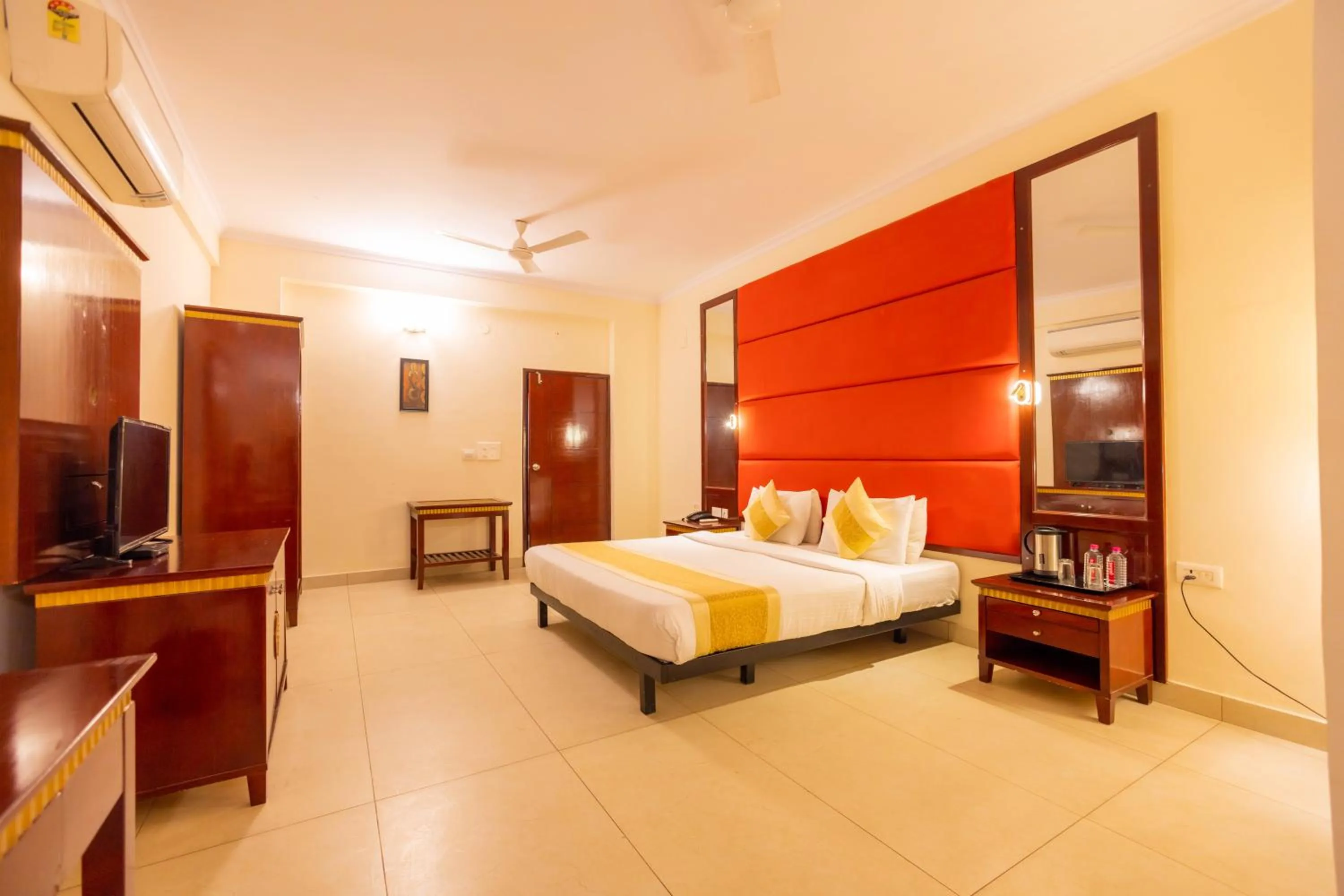 Hotel Clarks Inn Jaipur, Banipark