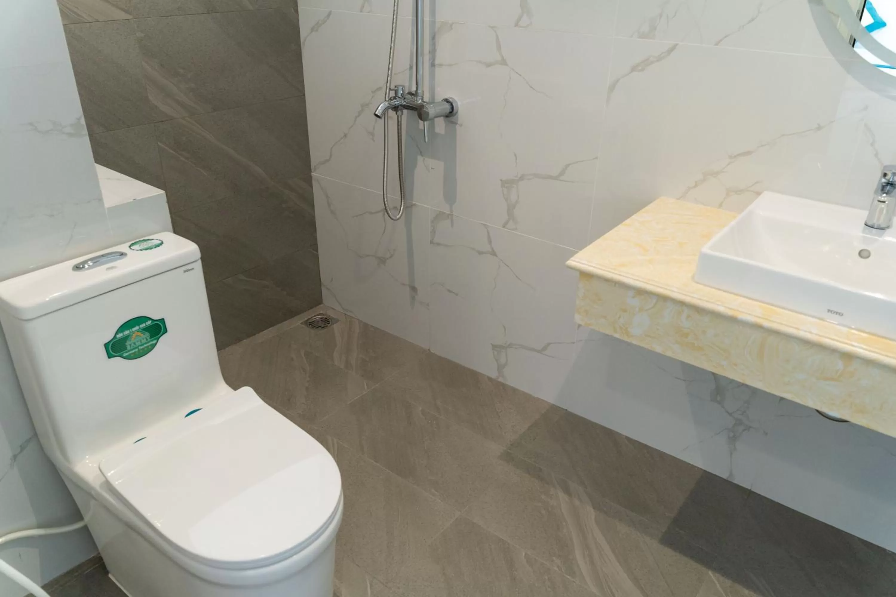 Bathroom in Sun Hill Hotel