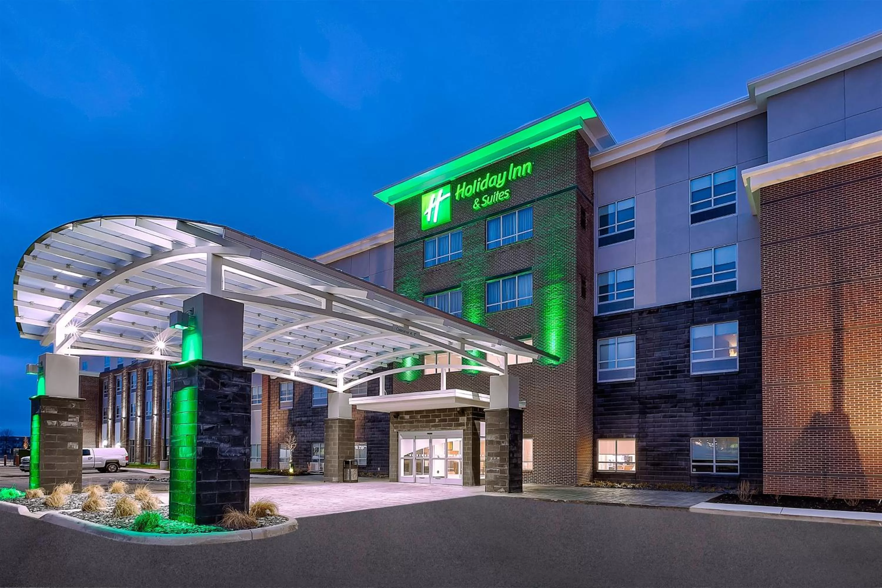 Property building in Holiday Inn & Suites - Toledo Southwest - Perrysburg by IHG