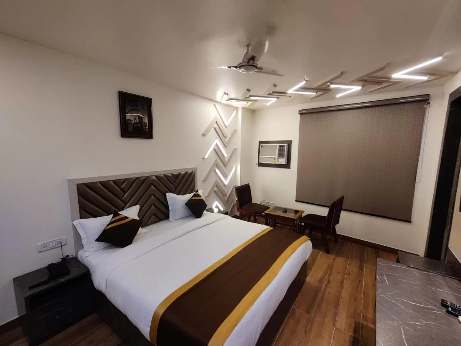 Property building, Bed in Hotel D SilverLeaf