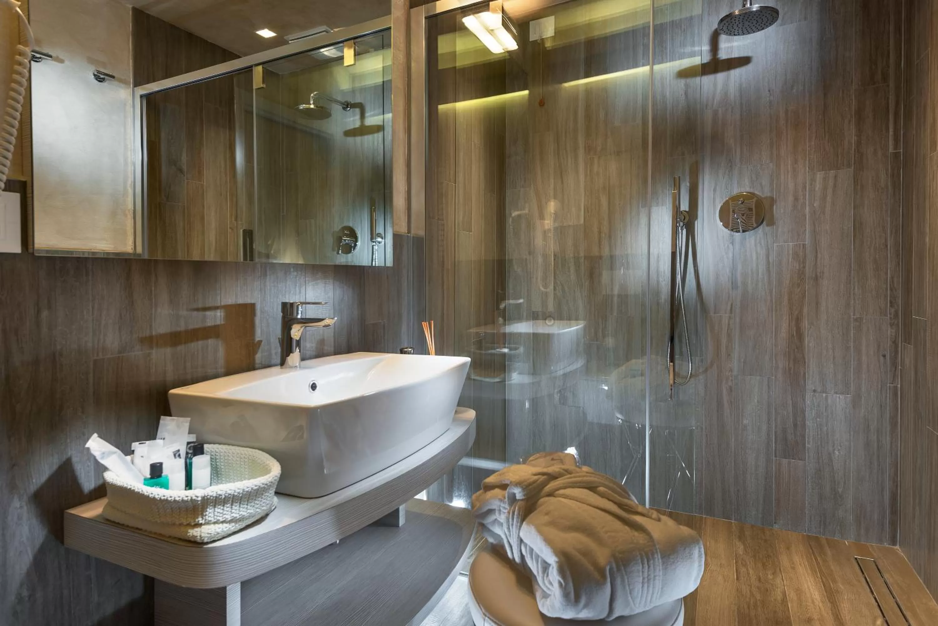 Shower in Hotel Ambasciatori