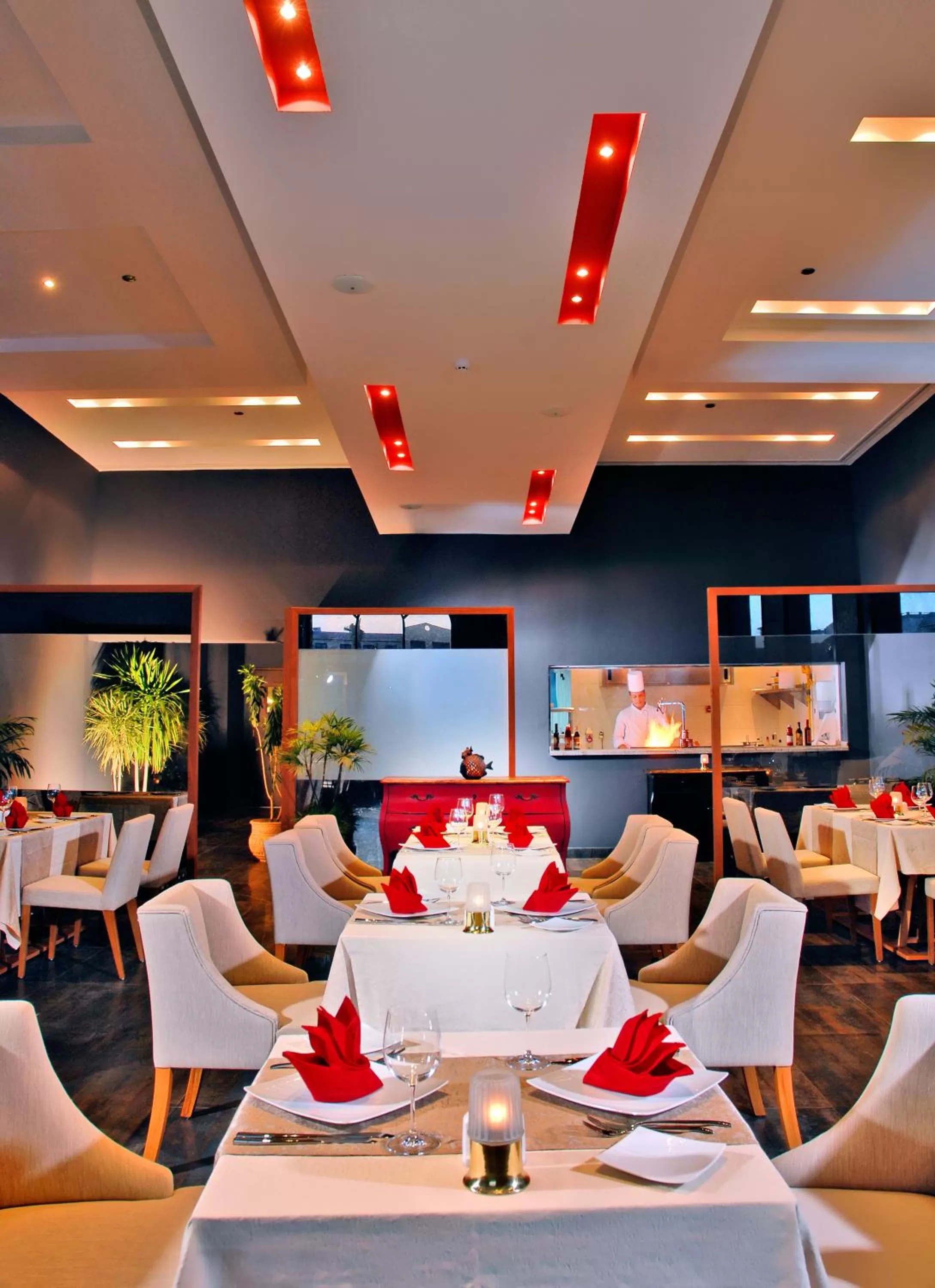 Restaurant/places to eat in Coral Sea Aqua Club Resort