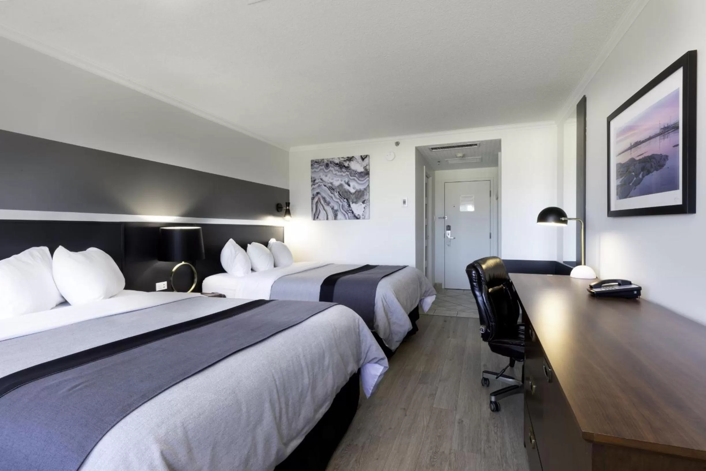 Standard Room with Two Queen Beds in Hotel Rimouski