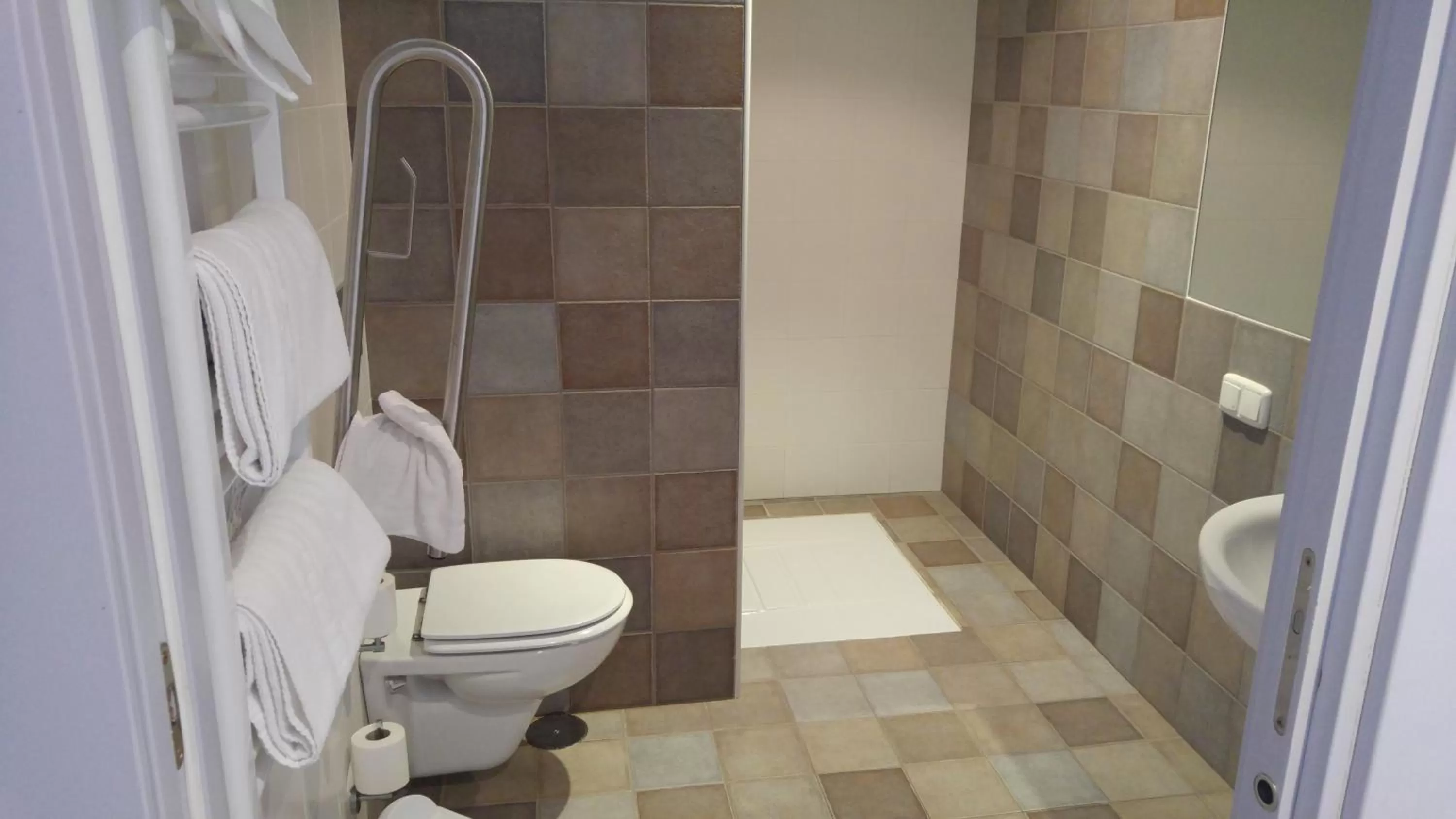 Photo of the whole room in Campomar Playa