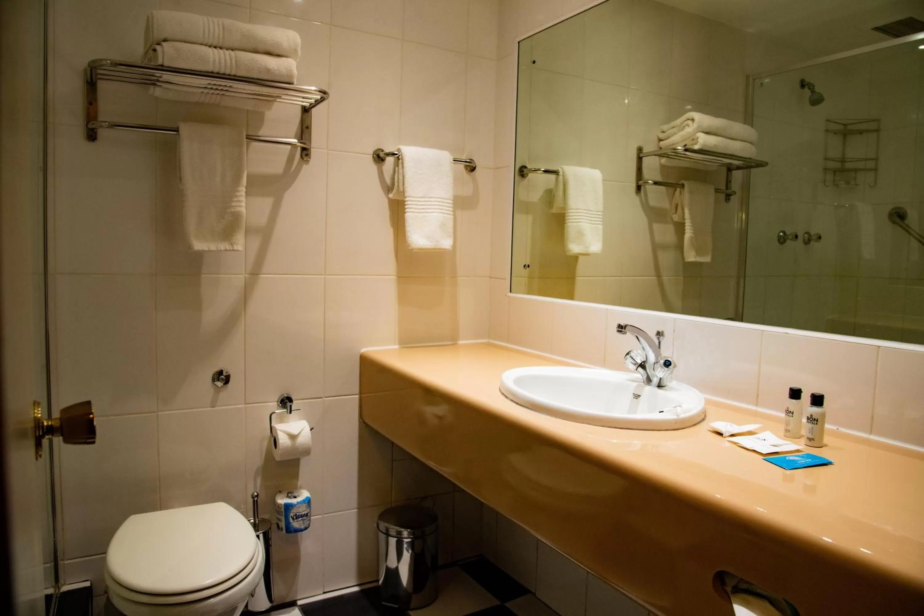 Bathroom in BON Hotel Bloemfontein Central