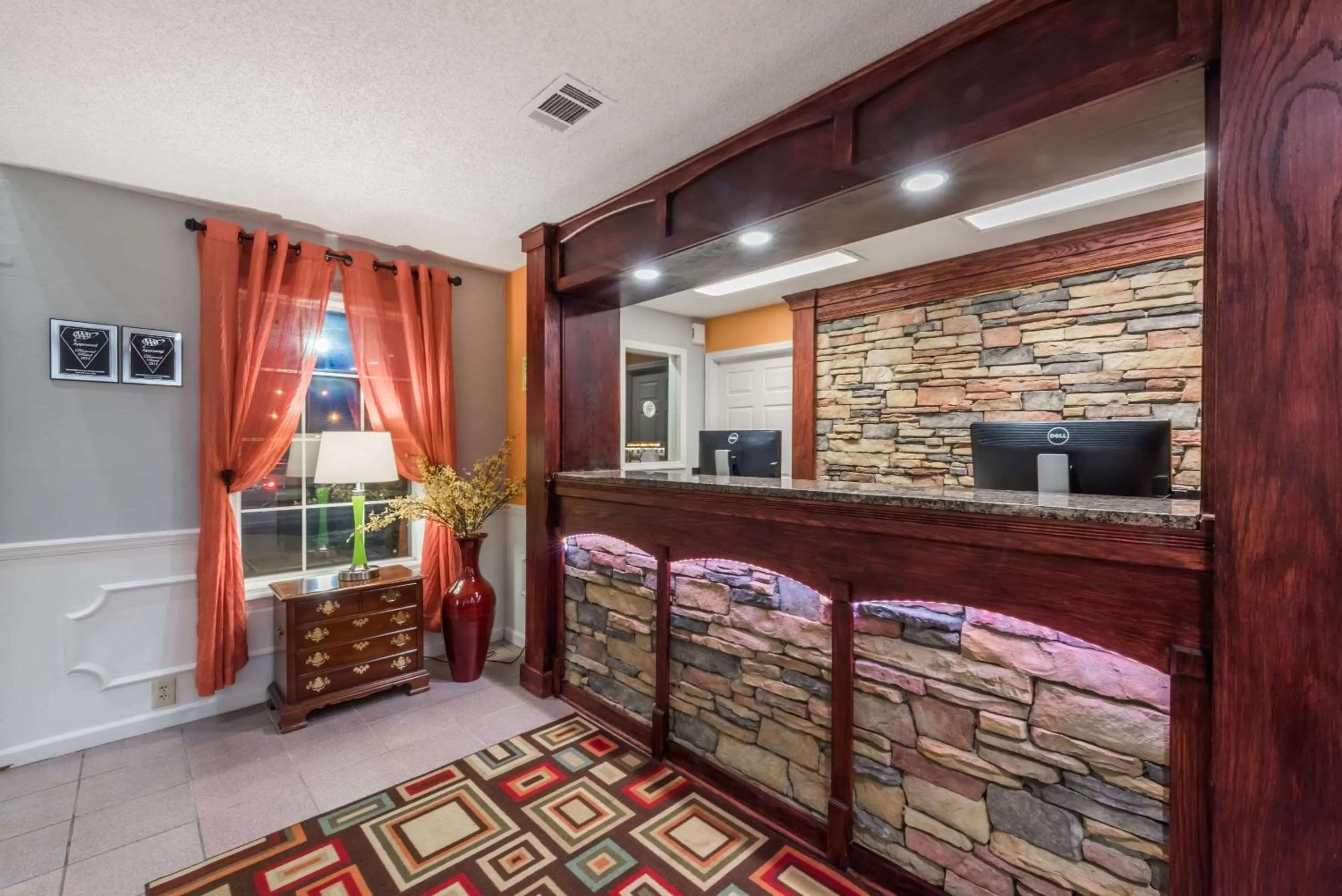 Lobby or reception, Bed in Super 8 by Wyndham Alexander City