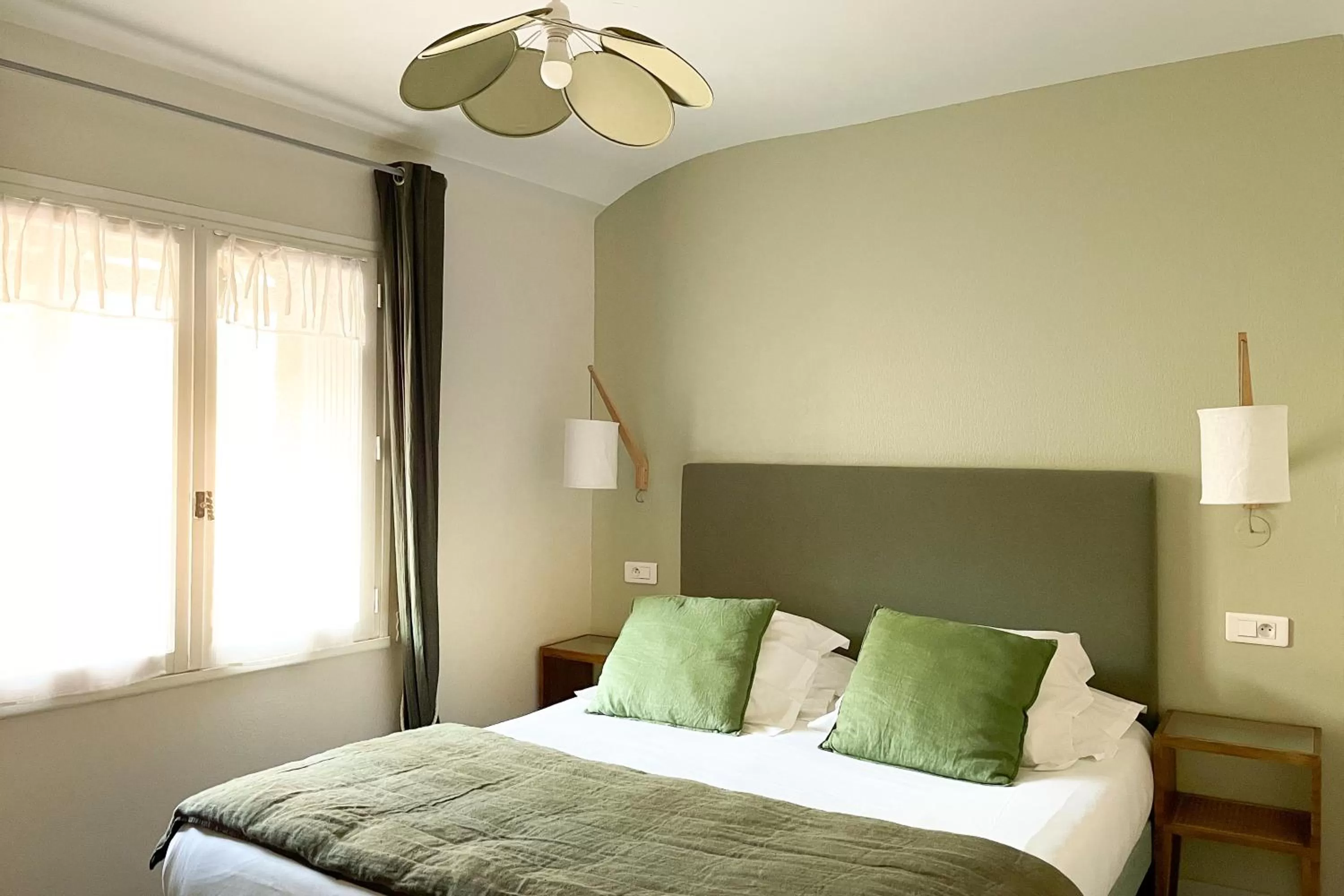 Bedroom, Bed in Hotel Le Magnan