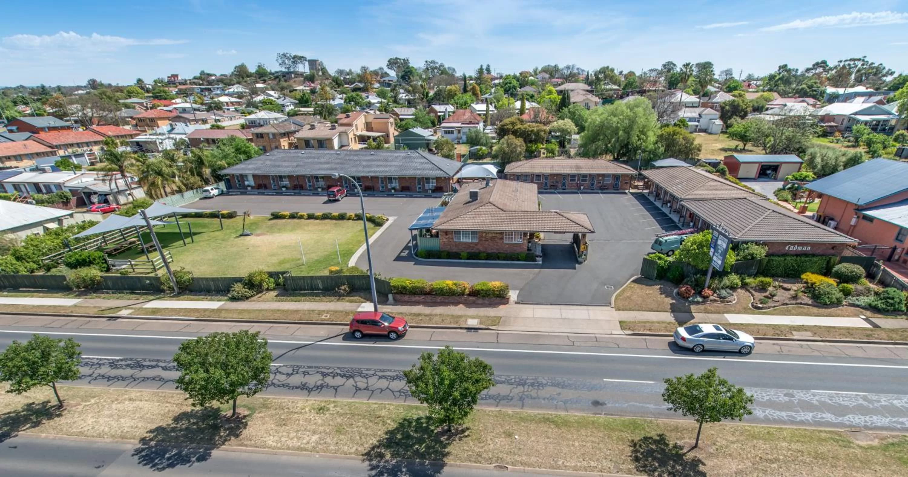 Property building in Cadman Motor Inn and Apartments