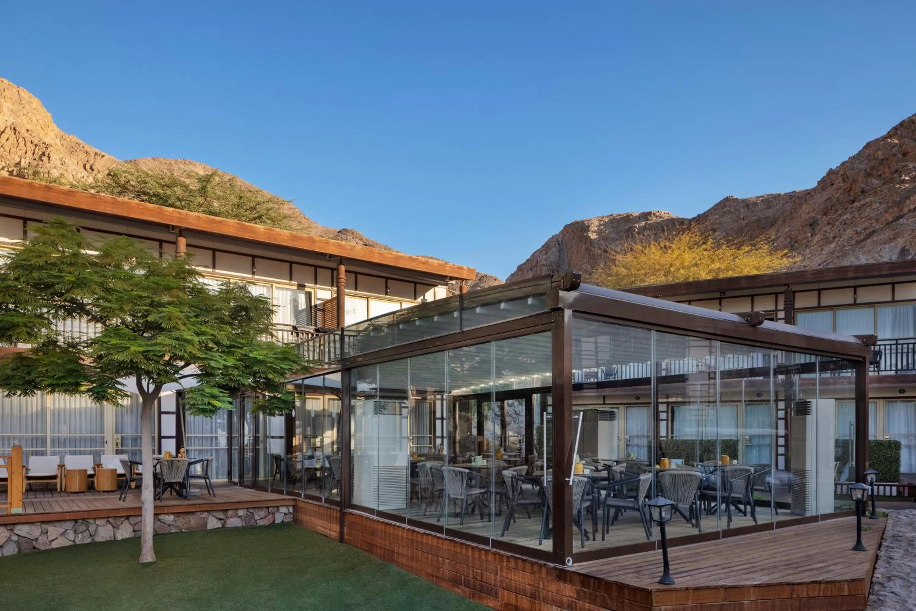 Lounge or bar in Herbert Samuel Royal Shangri-La Eilat