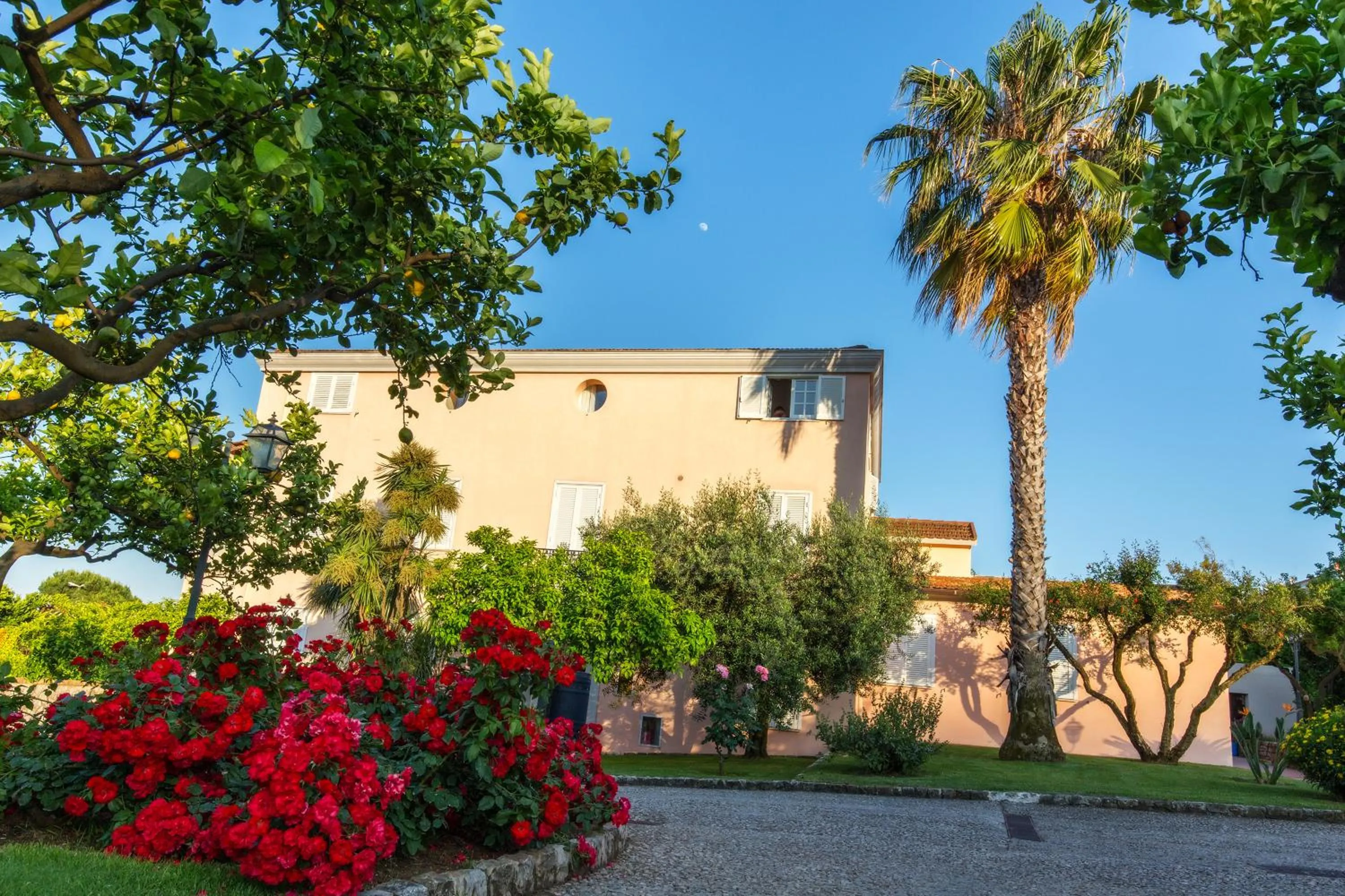 Property building in Villa Irlanda Grand Hotel