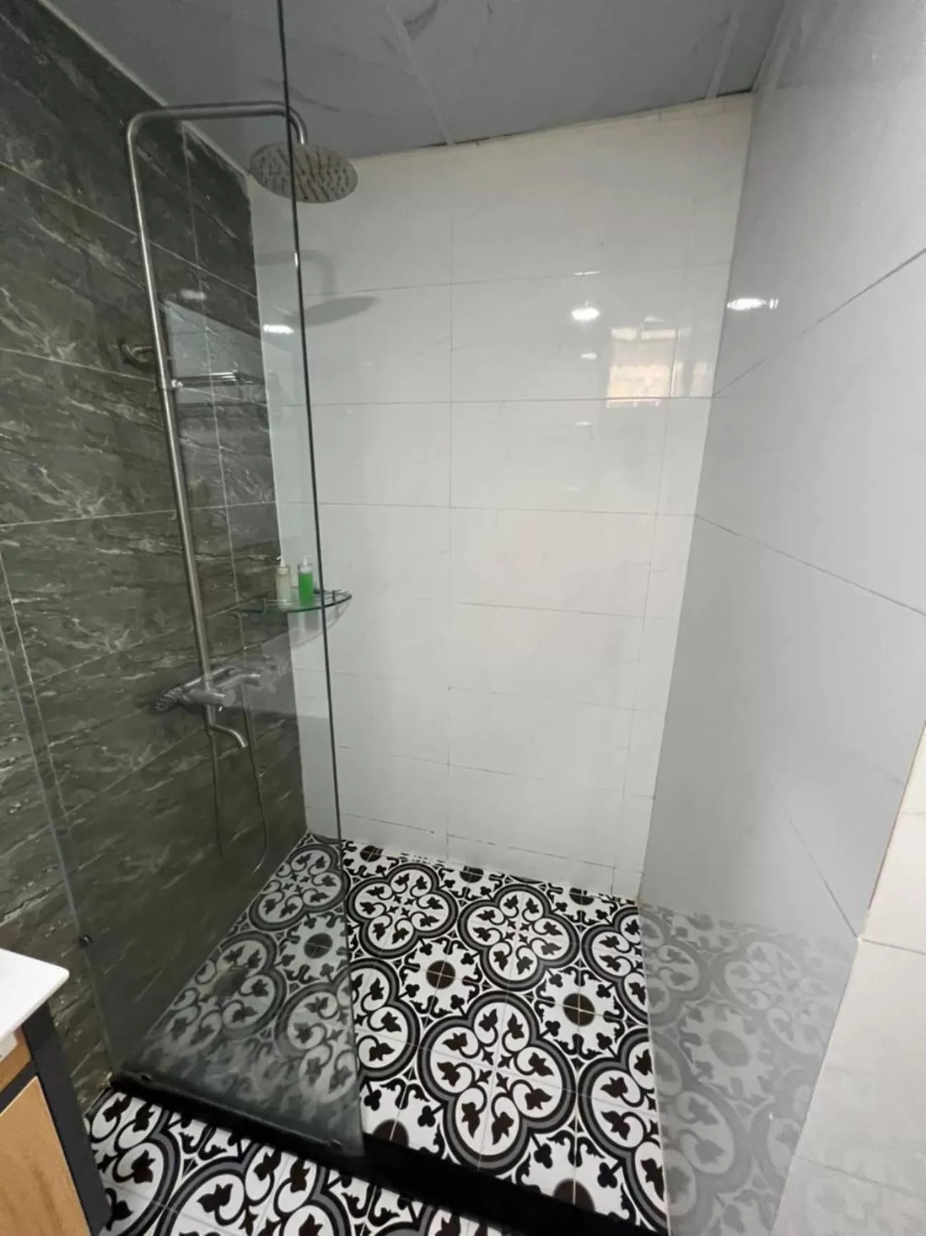Shower in Nouveau Happy Inn - Bến Thành