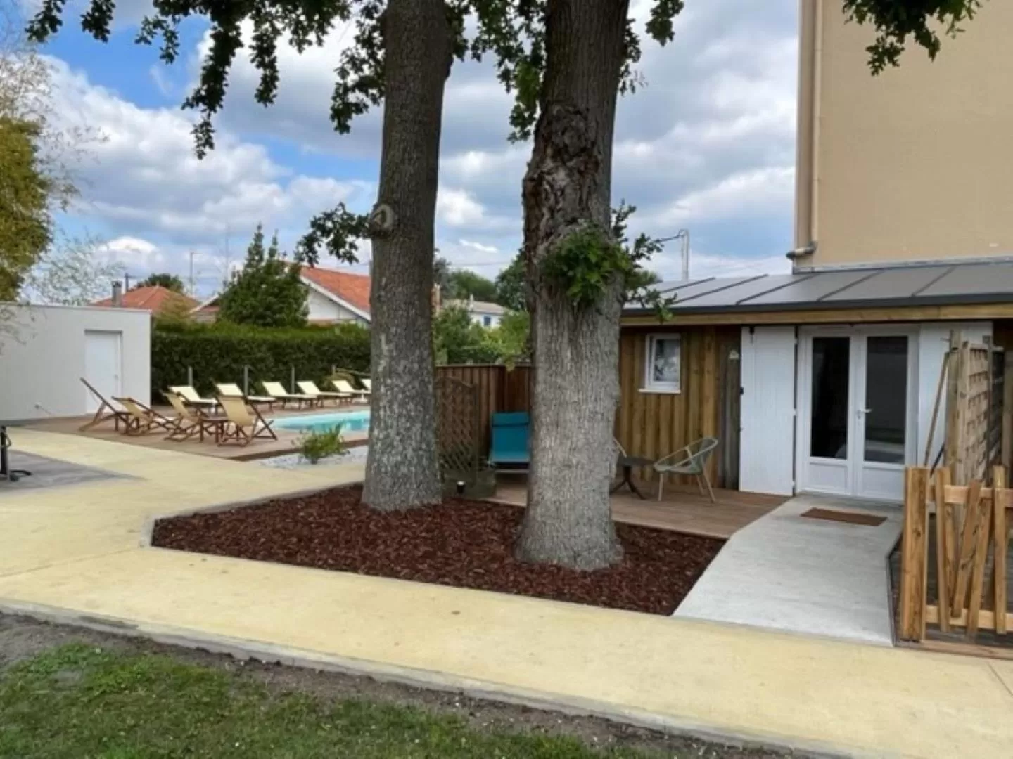 Garden view in Hôtel Le Grain de Sable