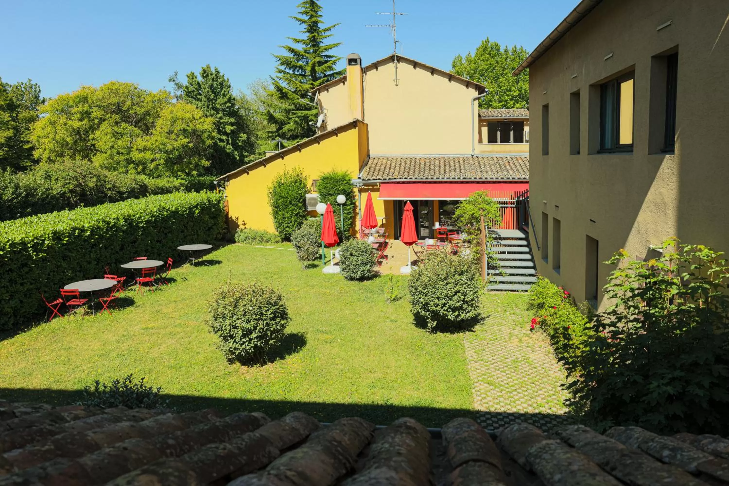 Property building in ibis Lyon Nord