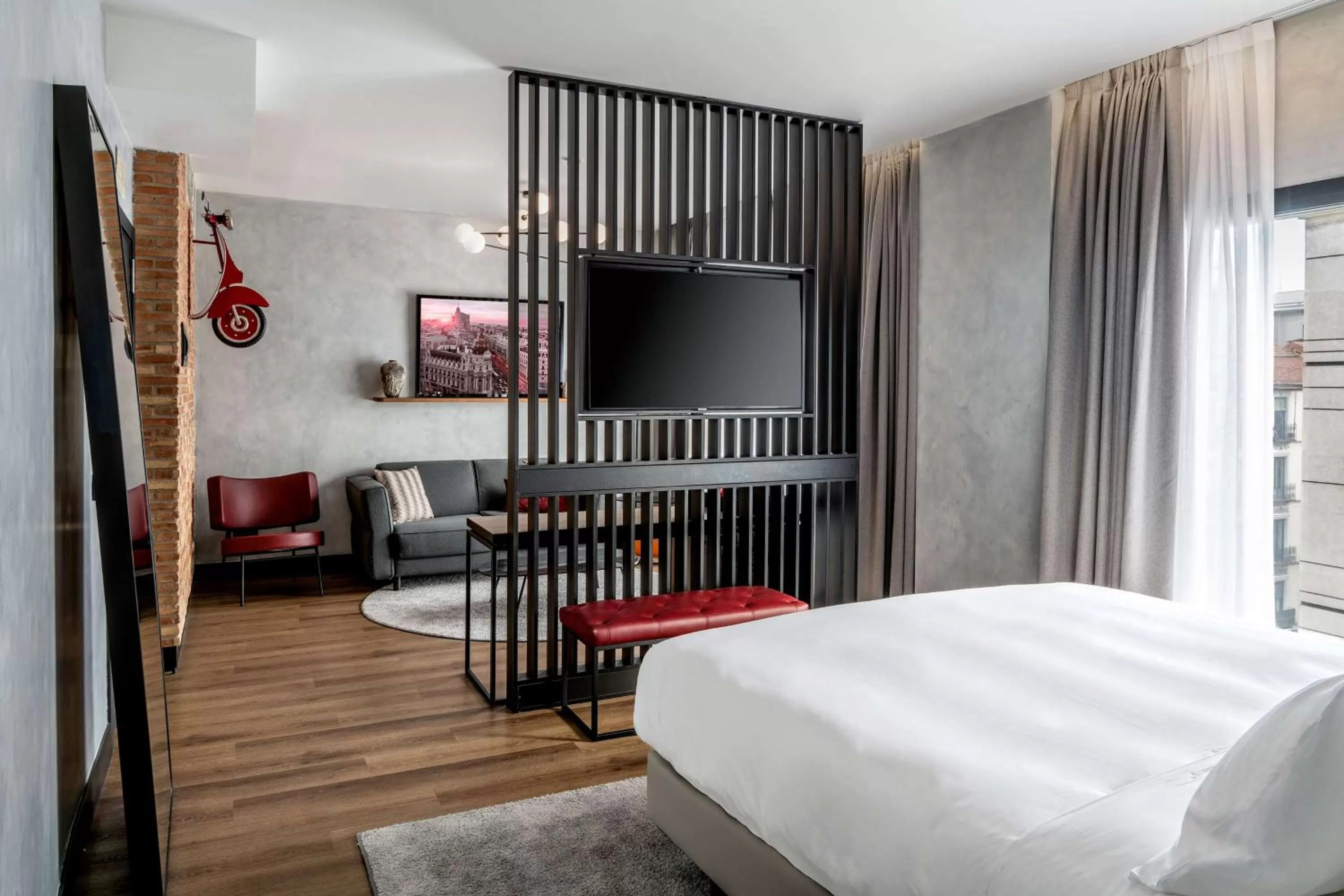 Bedroom, Bed in Radisson RED Madrid