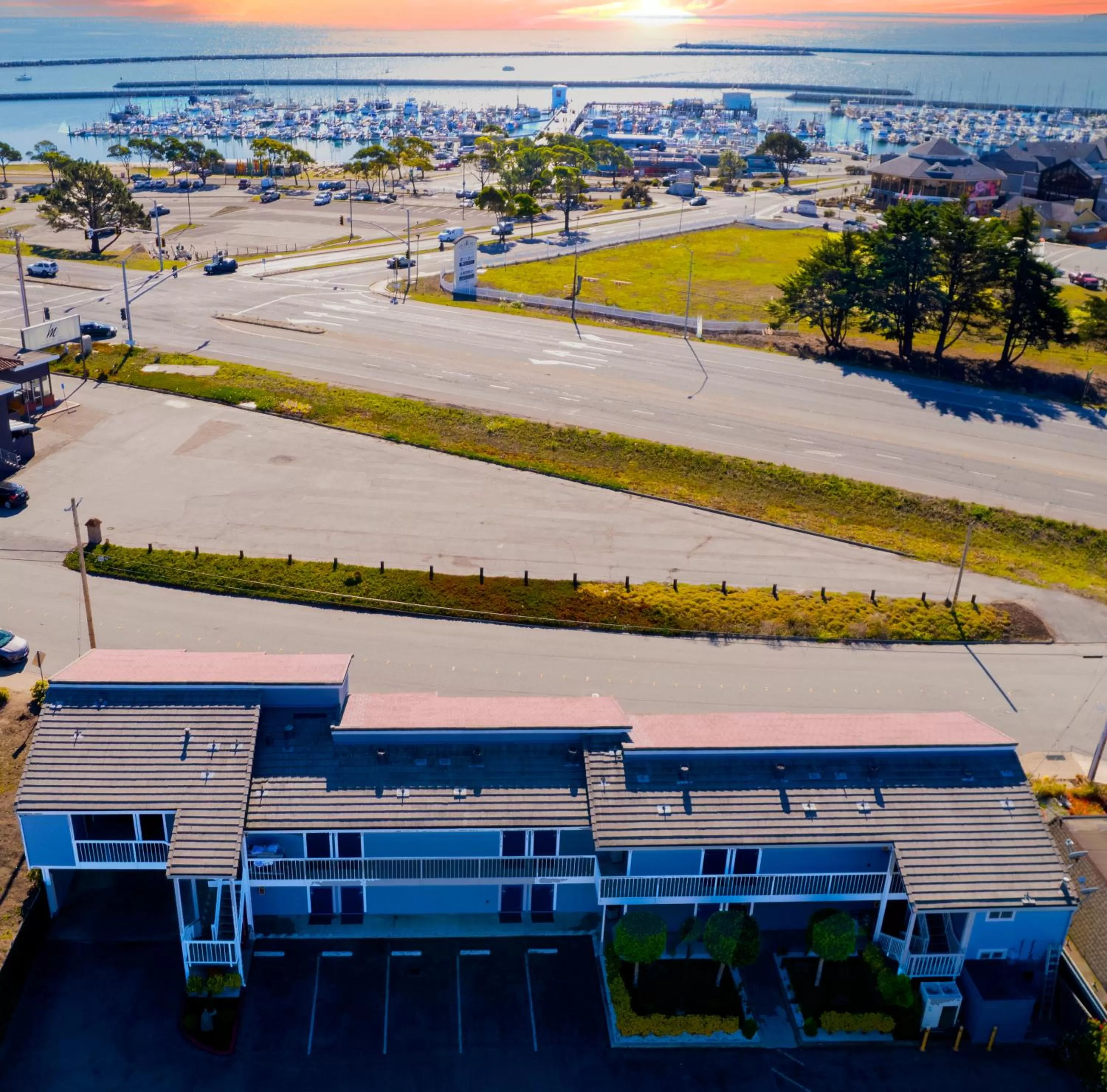 Property building in Harbor View Inn