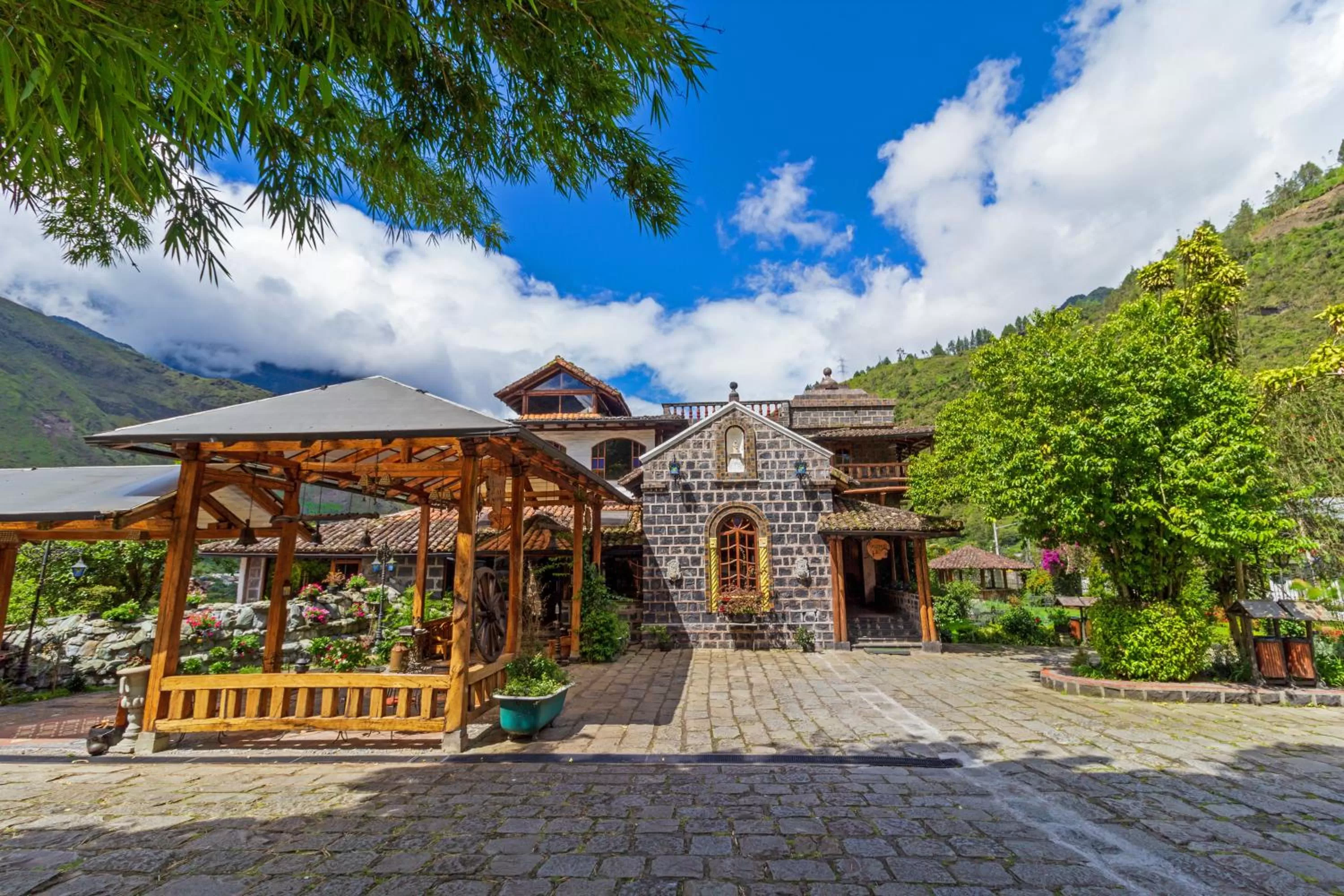 Property building in Samari Spa Resort